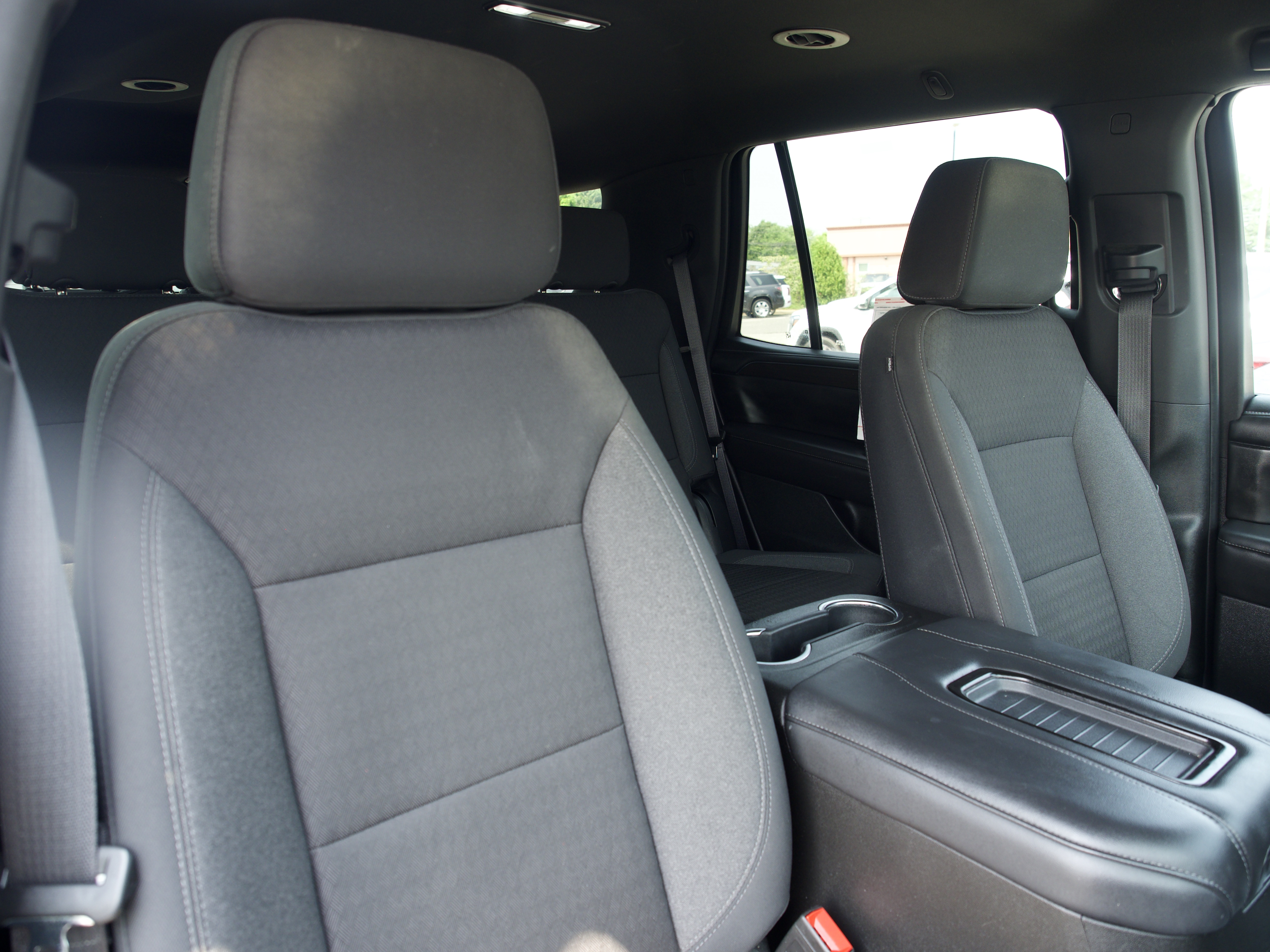 2024 GMC Yukon SLE - Photo 35