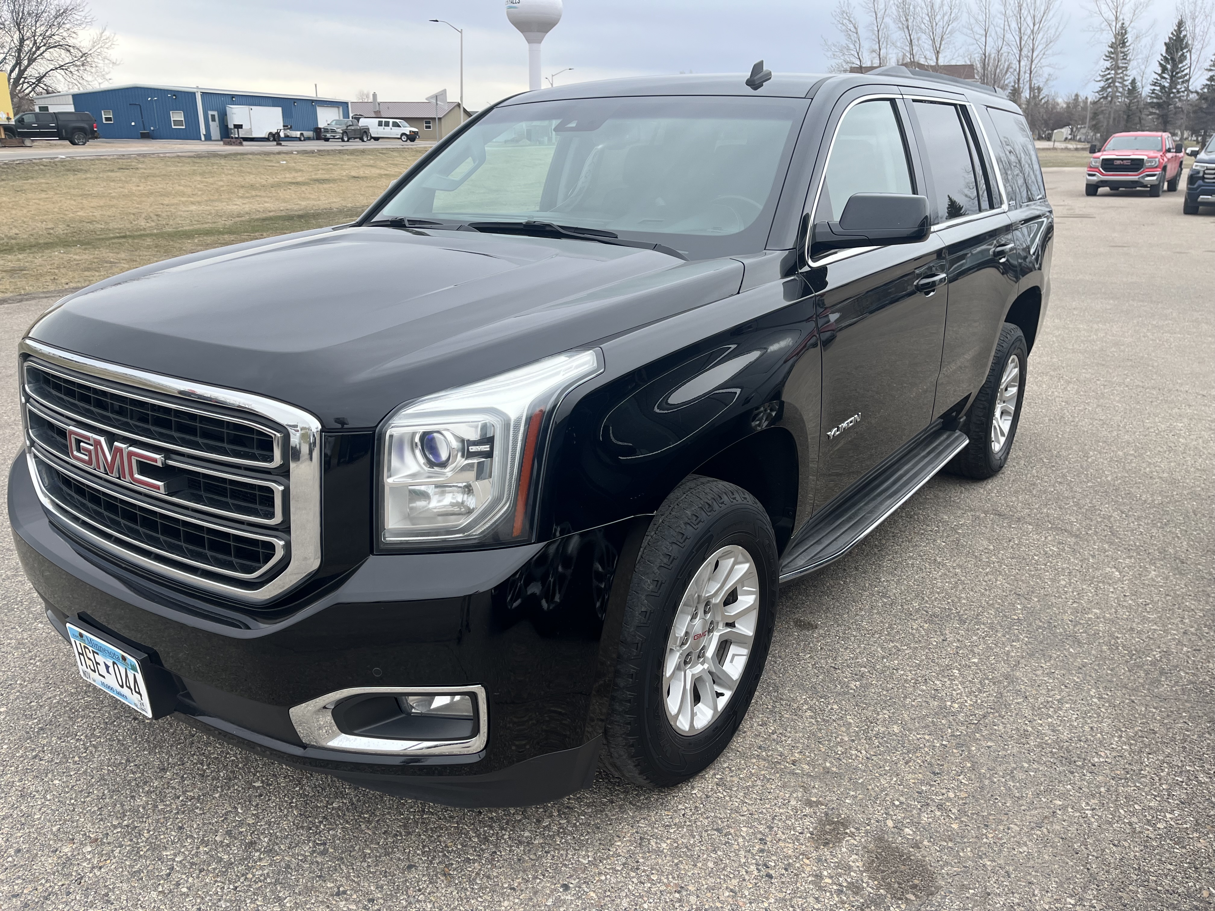Used 2015 GMC Yukon SLT with VIN 1GKS2BKC2FR267705 for sale in Thief River Falls, Minnesota