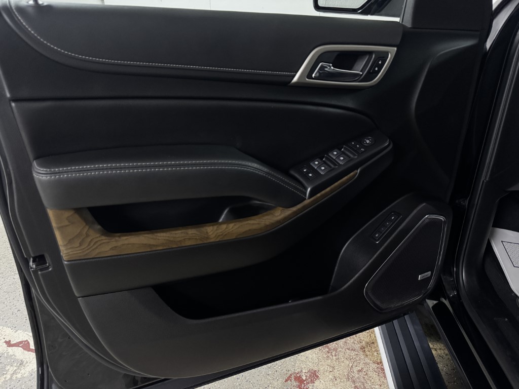 2019 GMC Yukon Denali - Photo 19