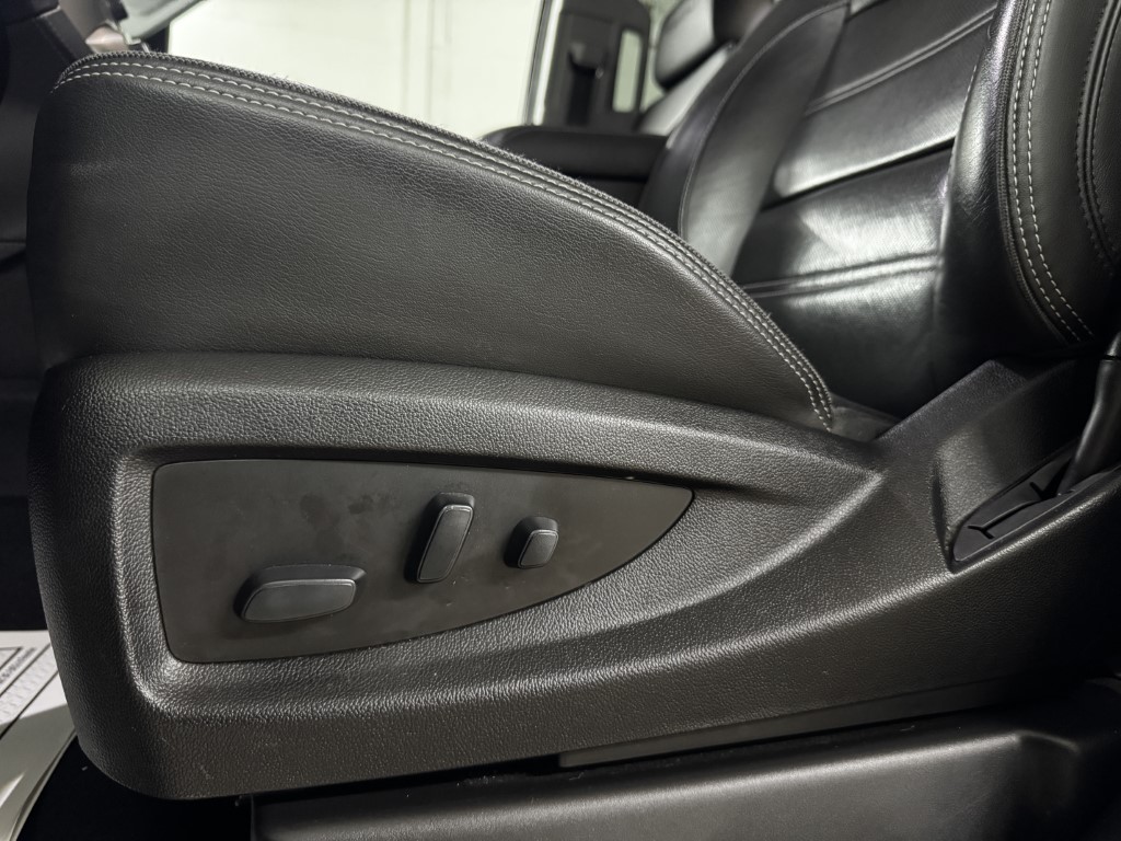 2019 GMC Yukon Denali - Photo 24