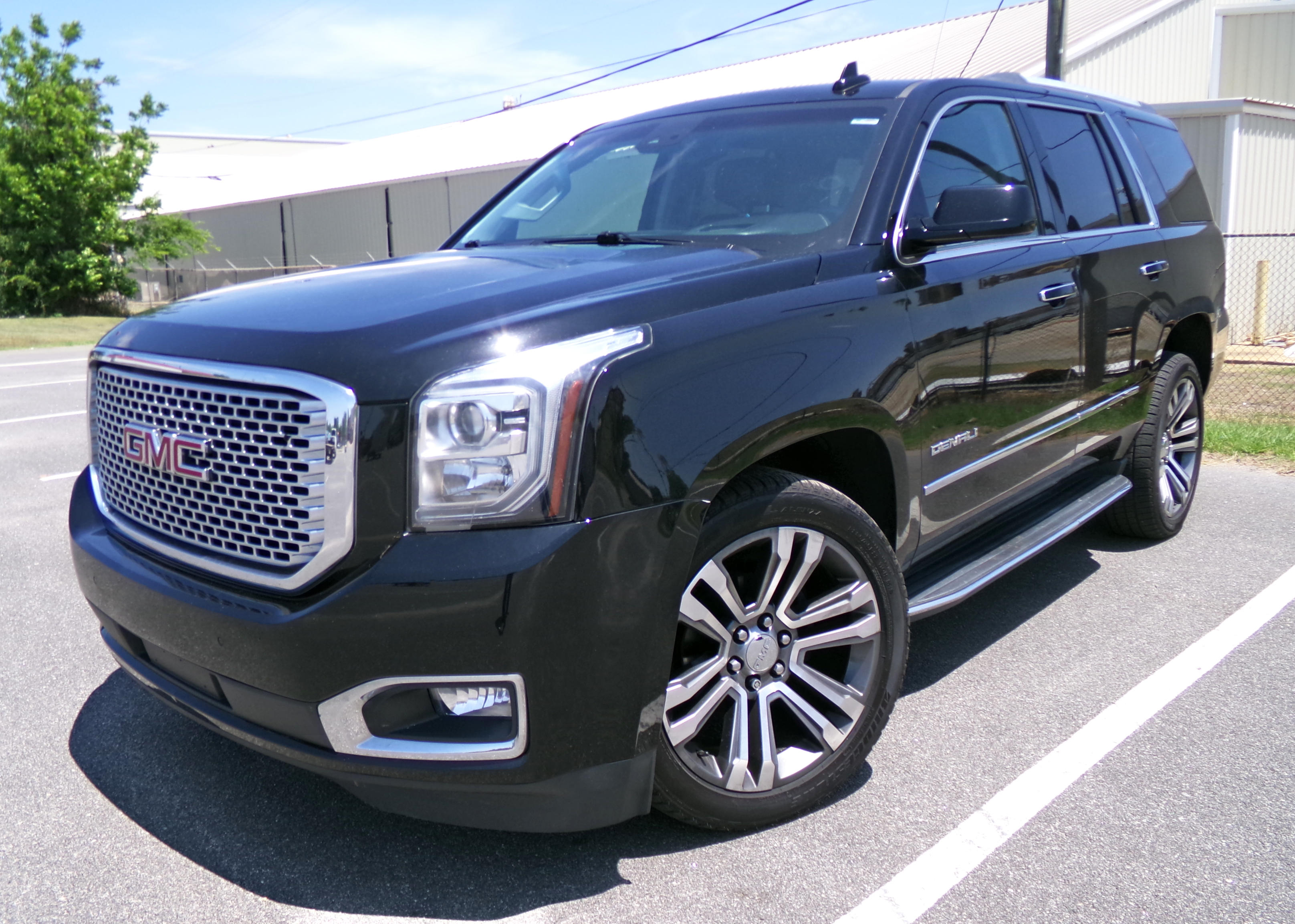 2017 GMC Yukon 4WD Denali's photo