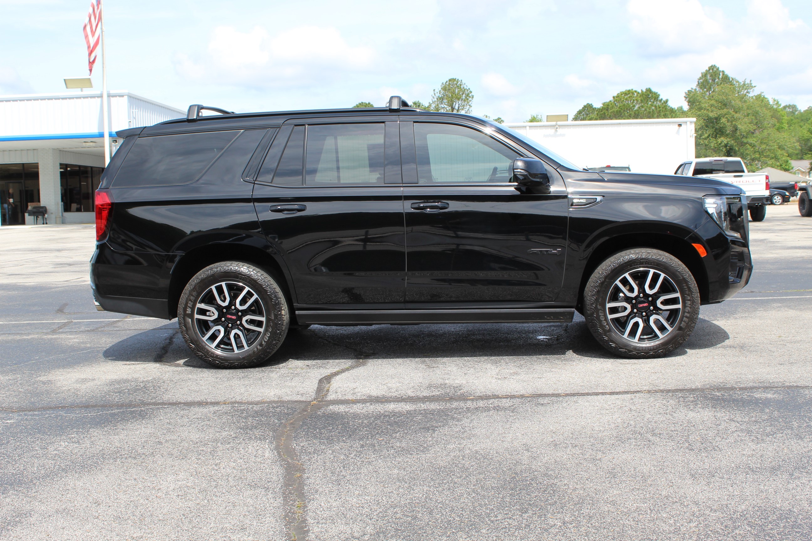 2023 Gmc Yukon Denali AT4 photo 2