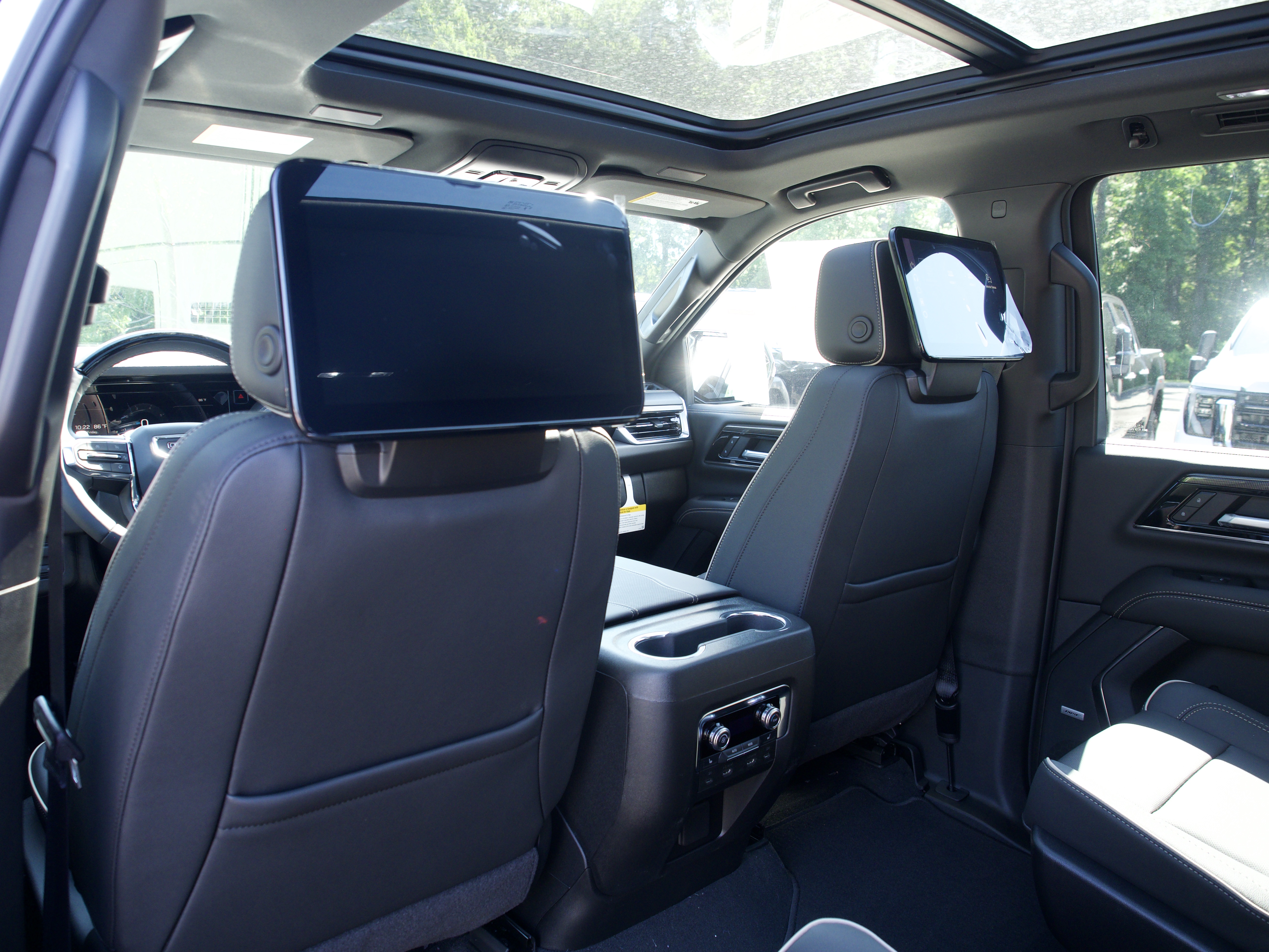 2026 GMC Yukon XL Elevation - Photo 17
