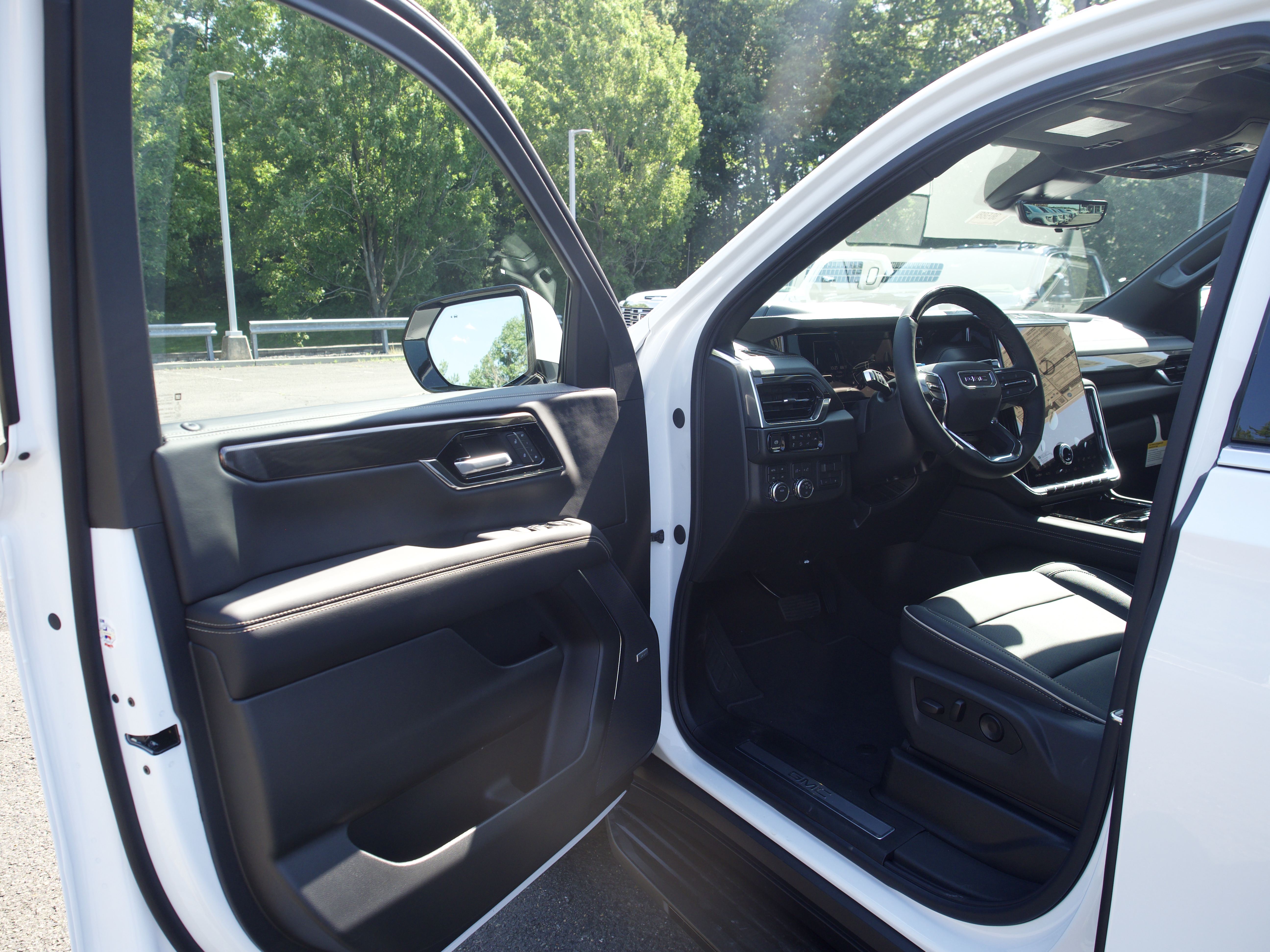 2026 GMC Yukon XL Elevation - Photo 9