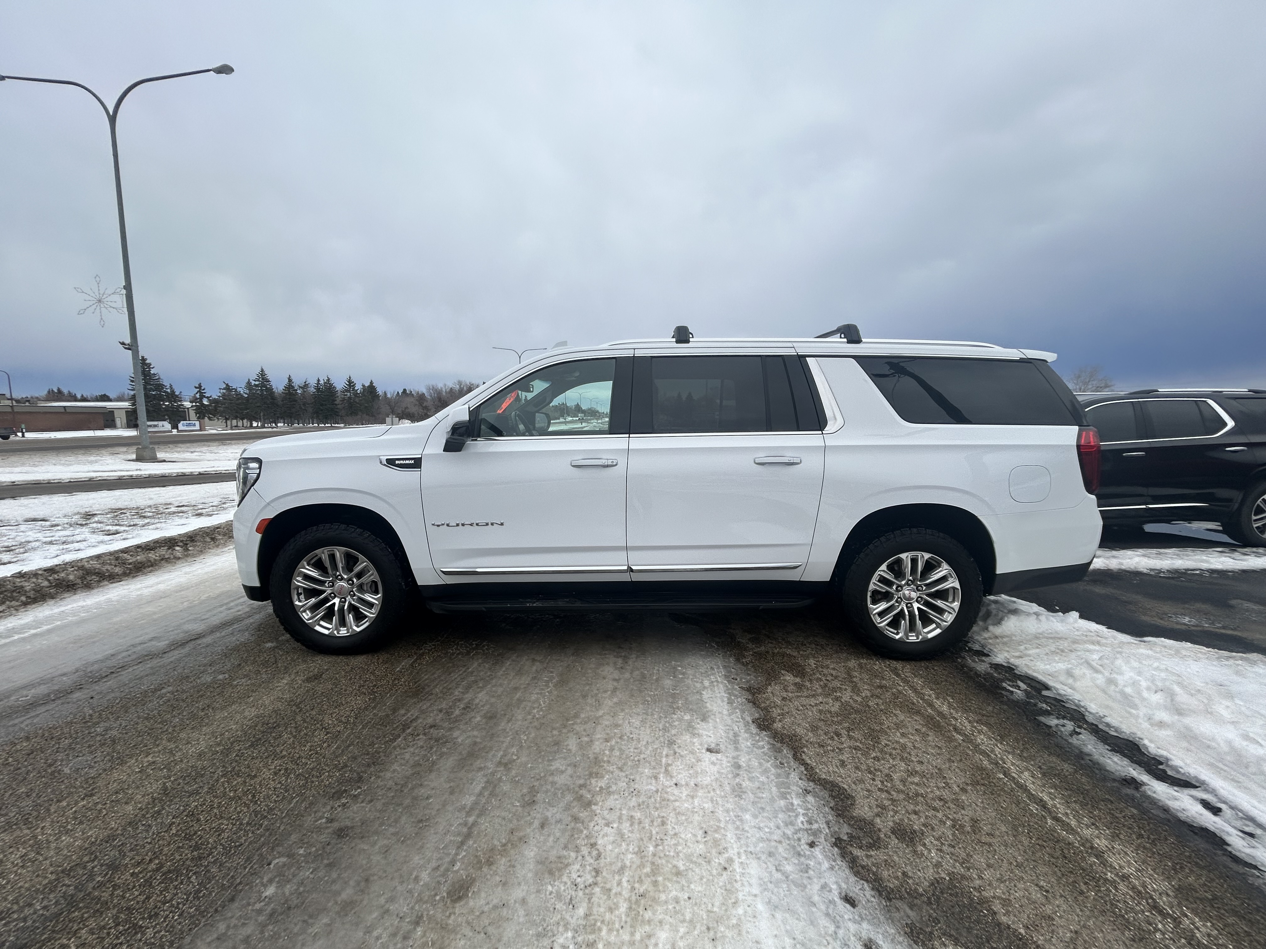 2022 GMC Yukon XL SLT's photo