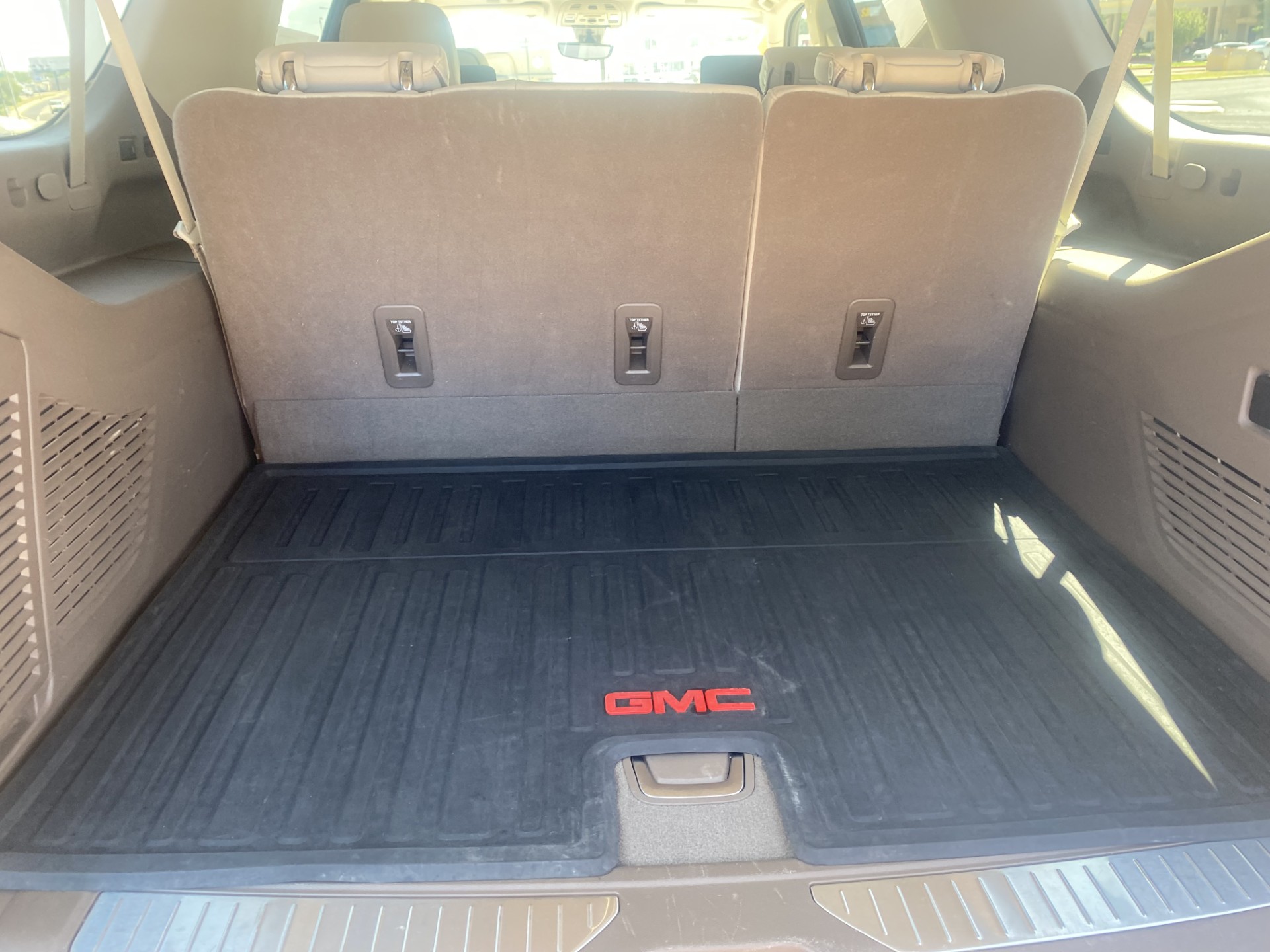 Used 2022 PEARL BEIGE METALLIC GMC Denali image 29