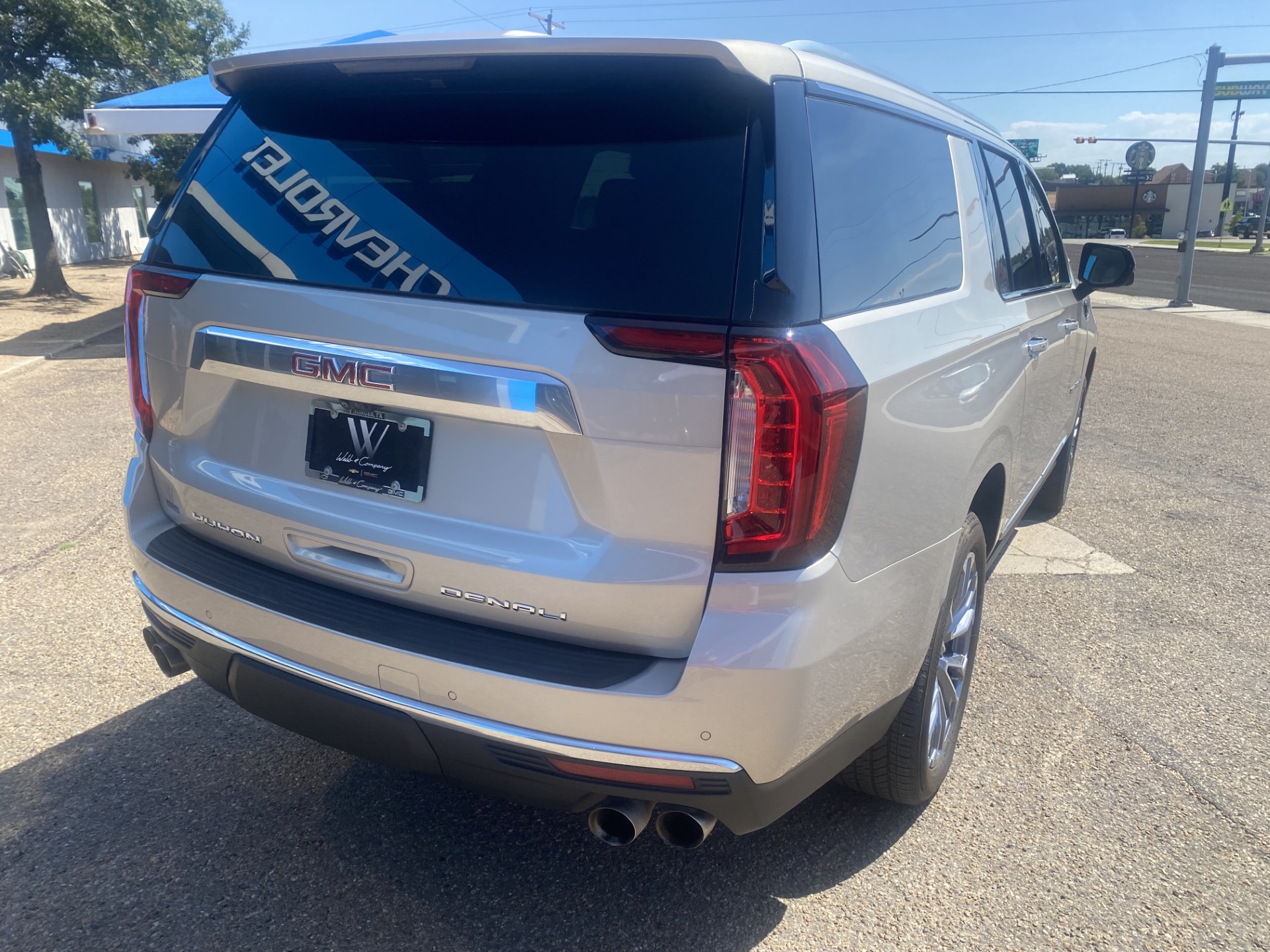 Used 2022 PEARL BEIGE METALLIC GMC Denali image 7