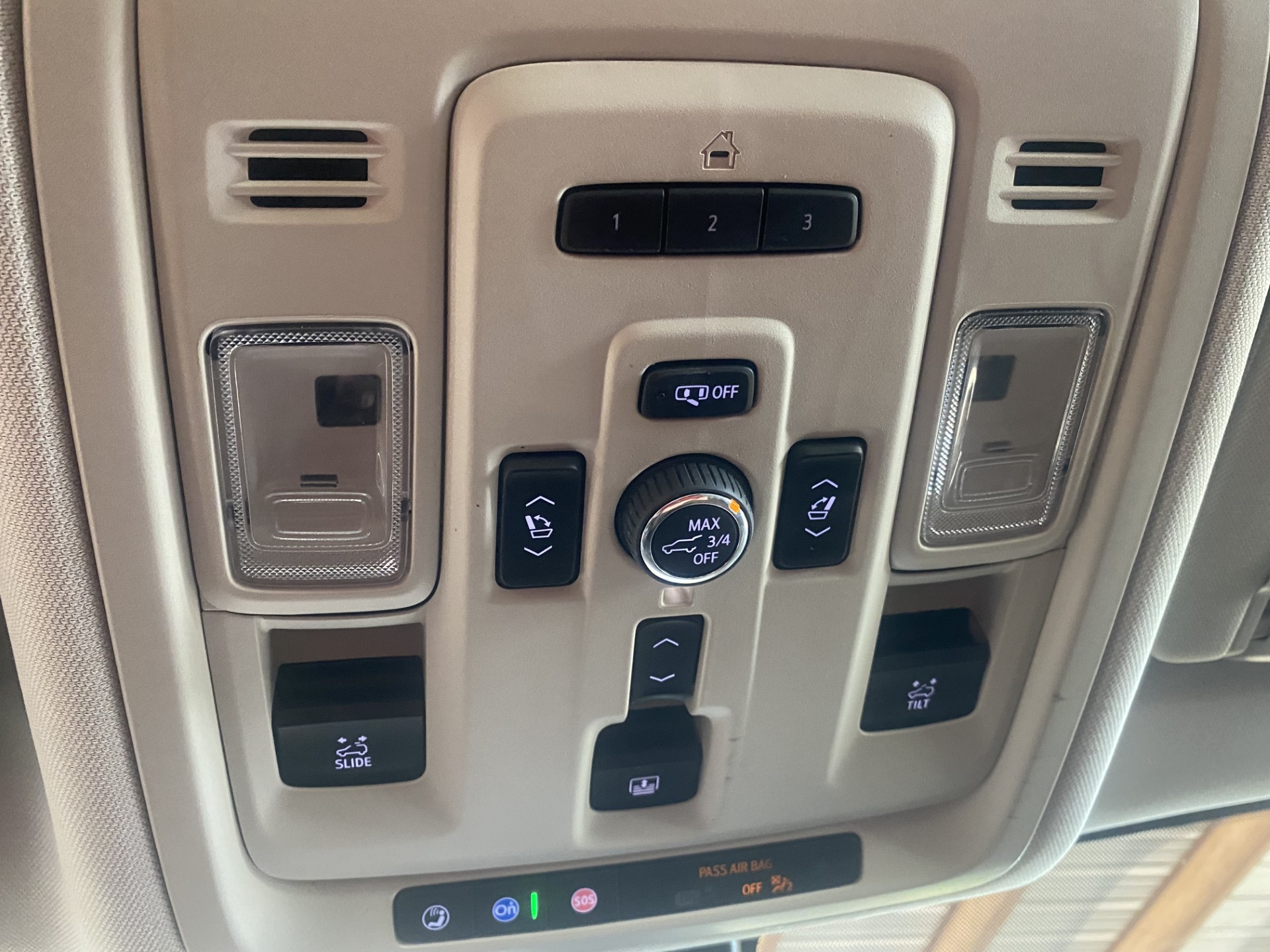 Used 2022 PEARL BEIGE METALLIC GMC Denali image 19