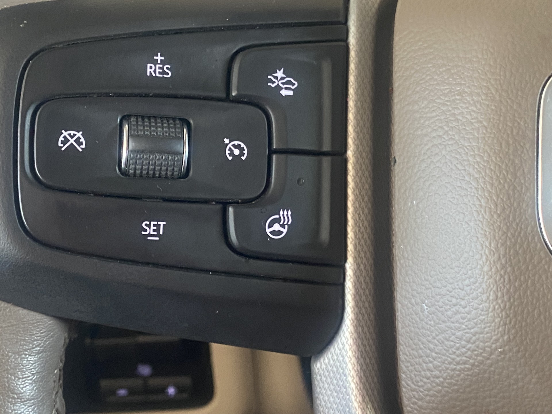 Used 2022 PEARL BEIGE METALLIC GMC Denali image 13