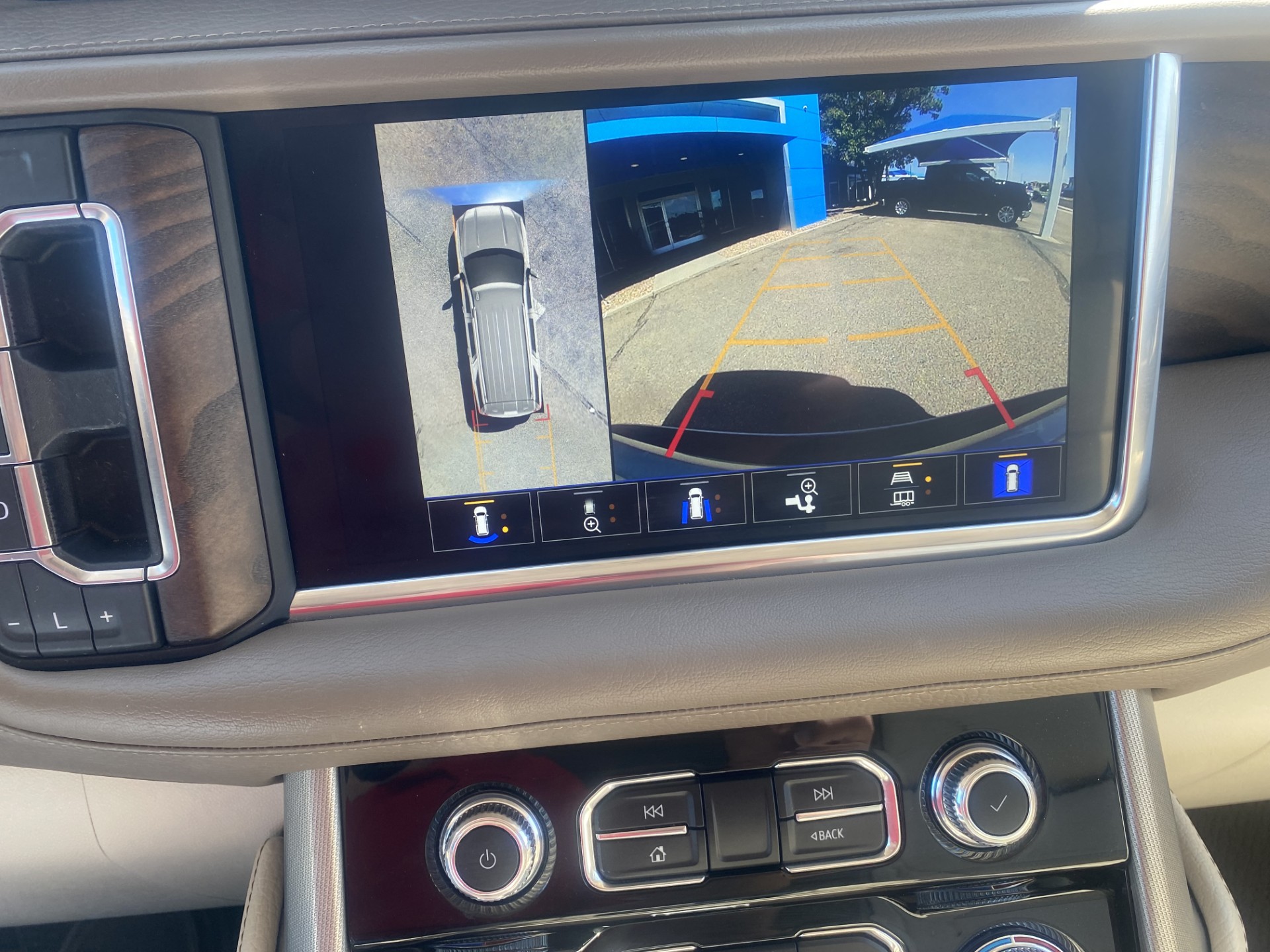 Used 2022 PEARL BEIGE METALLIC GMC Denali image 22