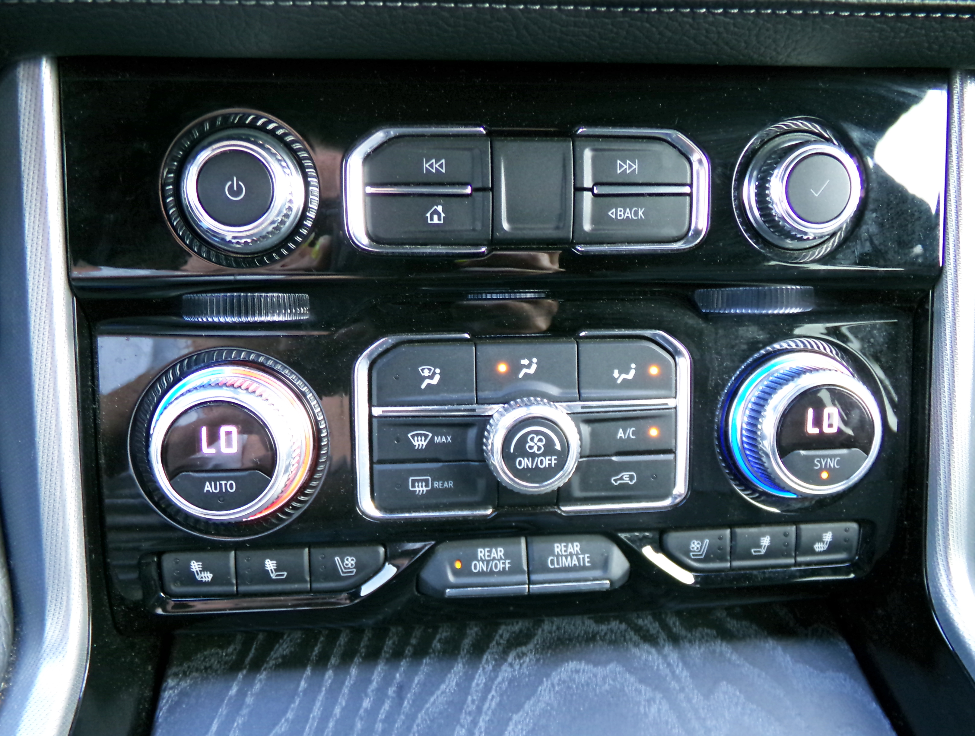 Used 2021 DARK SKY METALLIC GMC Denali image 12