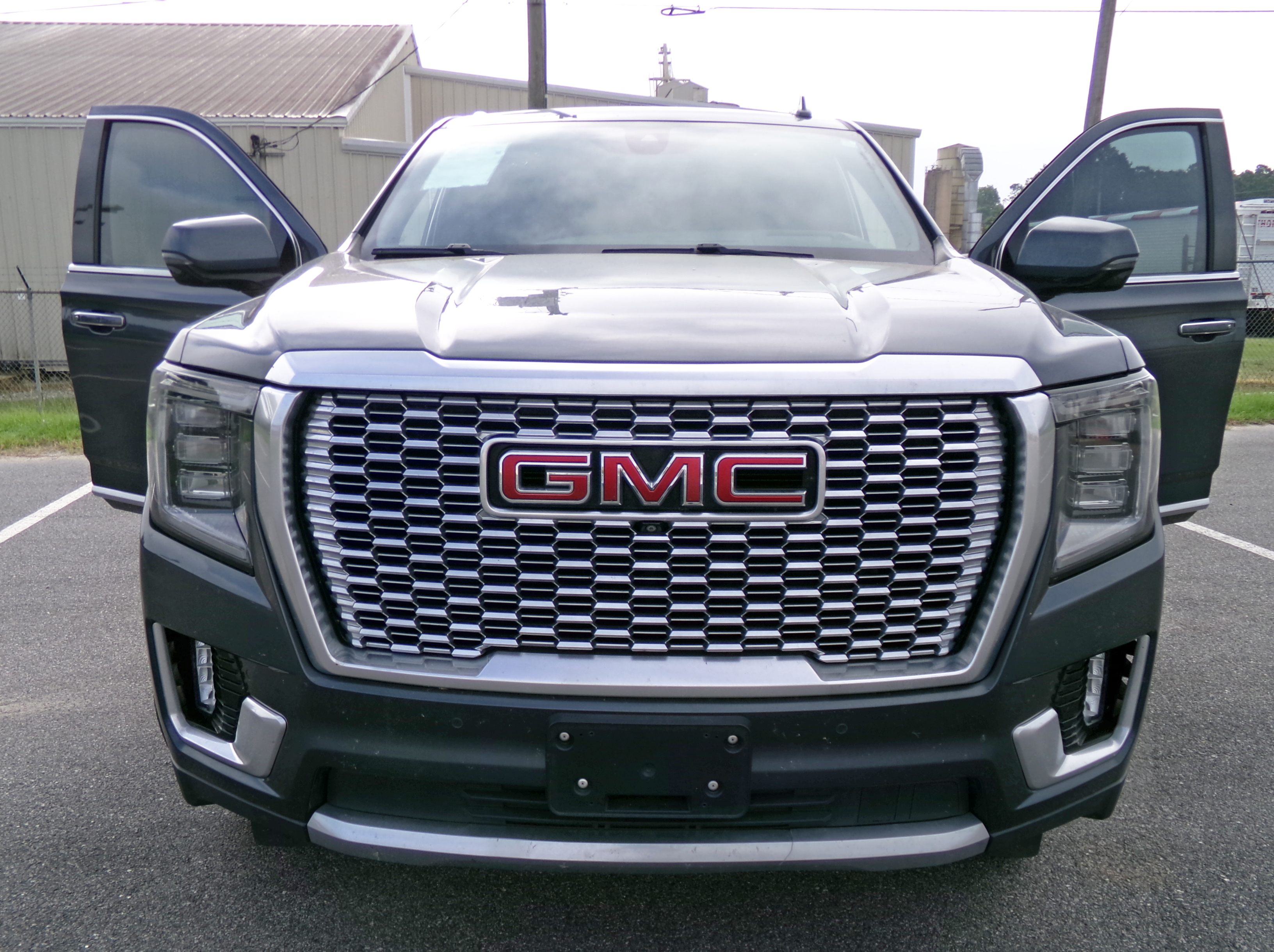Used 2021 DARK SKY METALLIC GMC Denali image 6