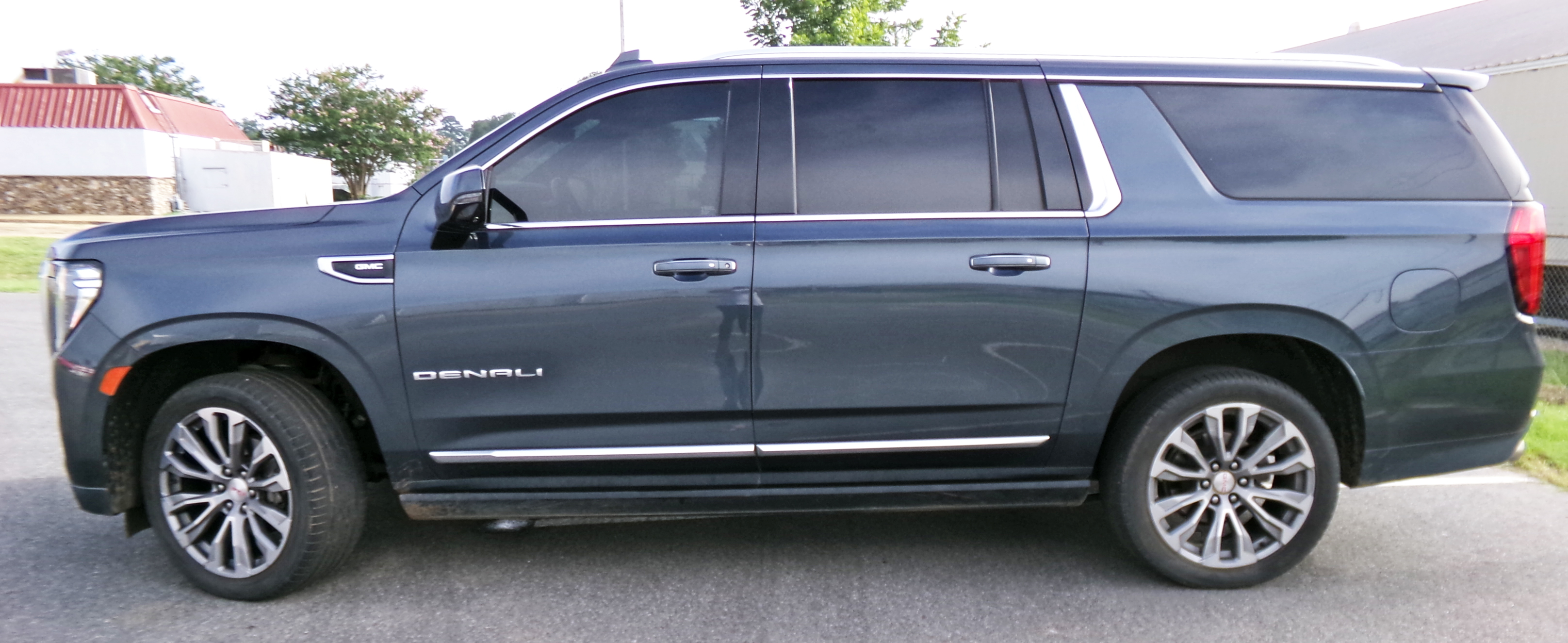 Used 2021 DARK SKY METALLIC GMC Denali image 2