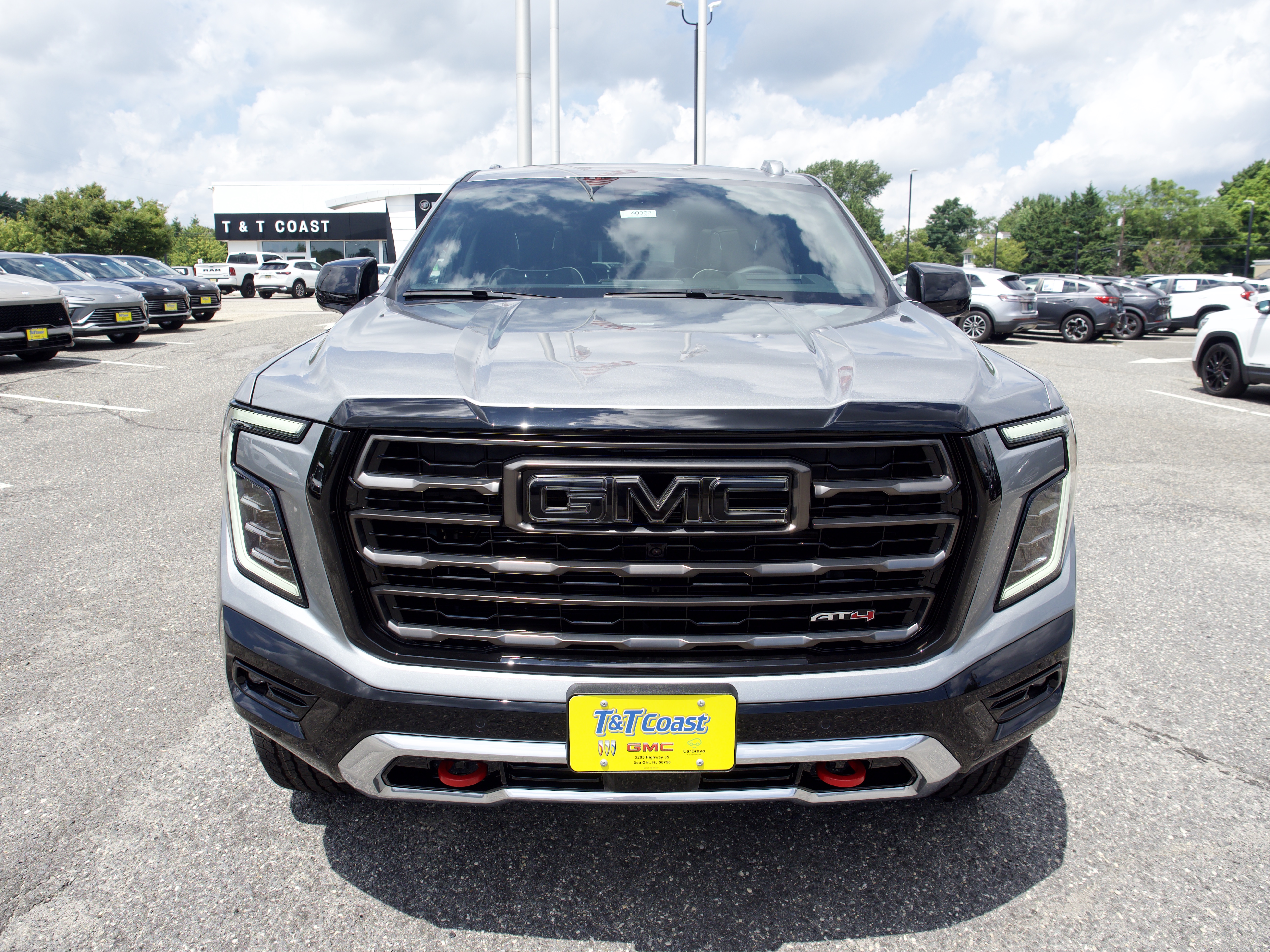 2026 GMC Yukon AT4 Ultimate - Photo 3