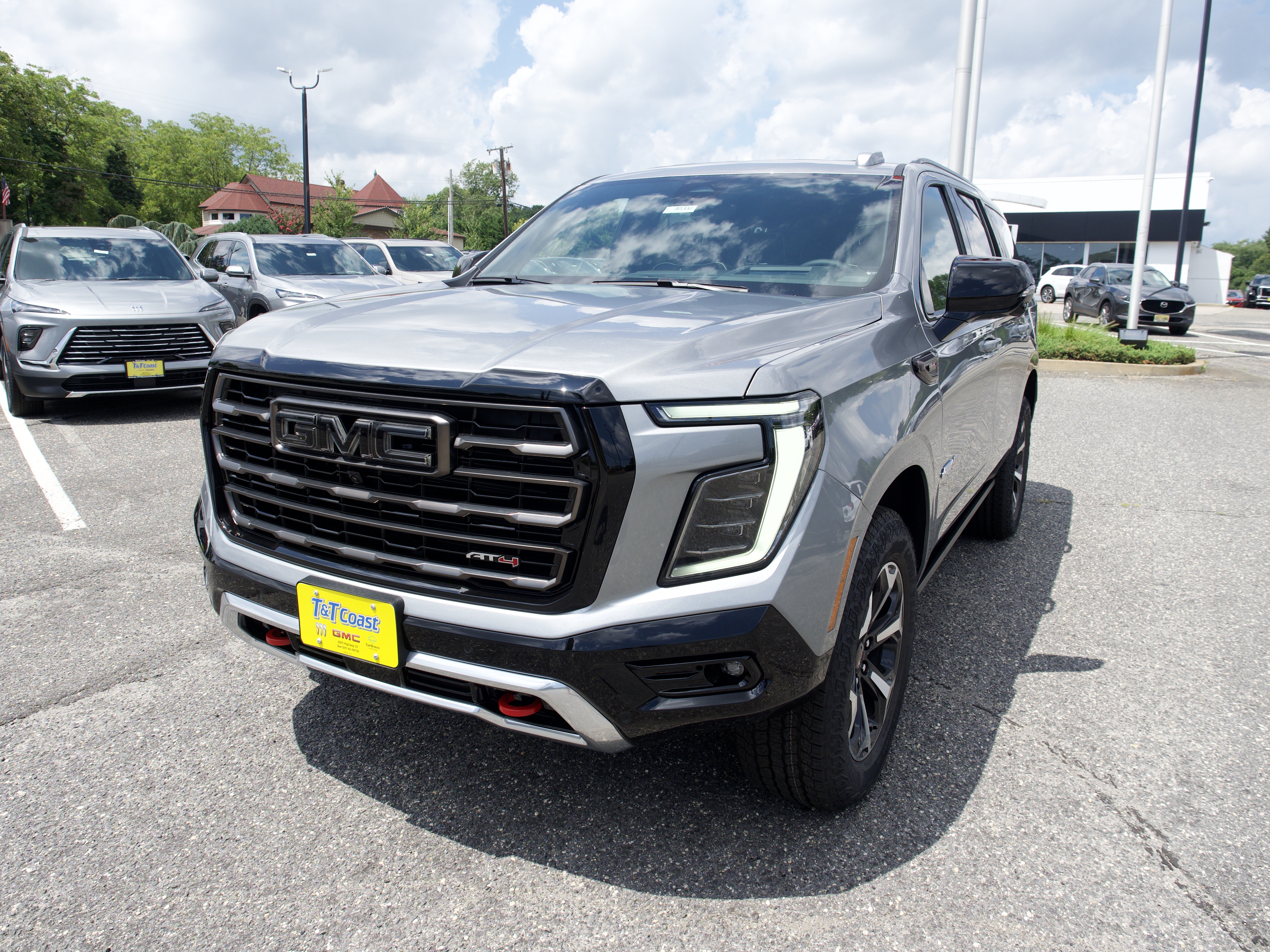 2026 GMC Yukon AT4 Ultimate - Photo 2