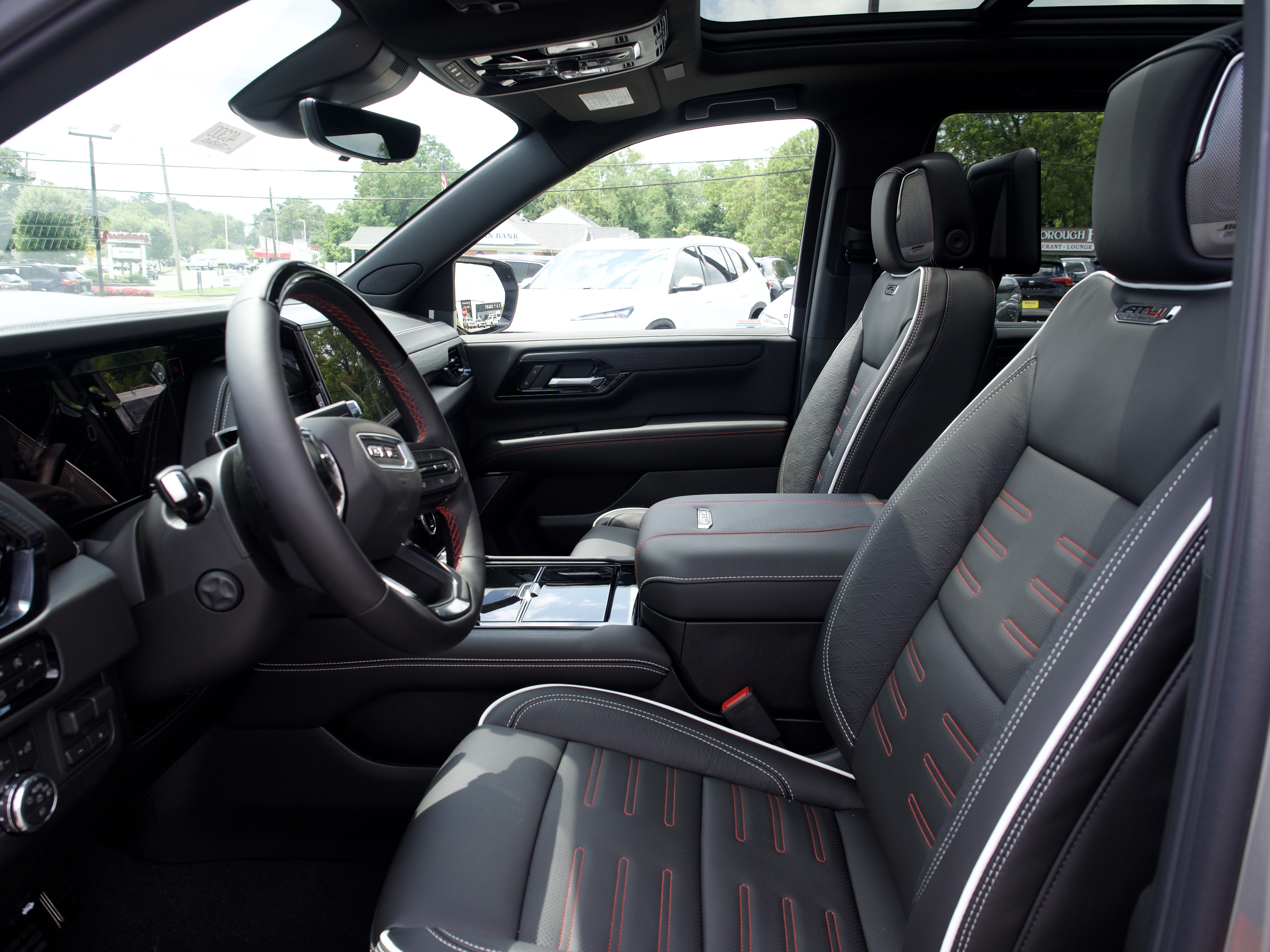 2026 GMC Yukon AT4 Ultimate - Photo 11