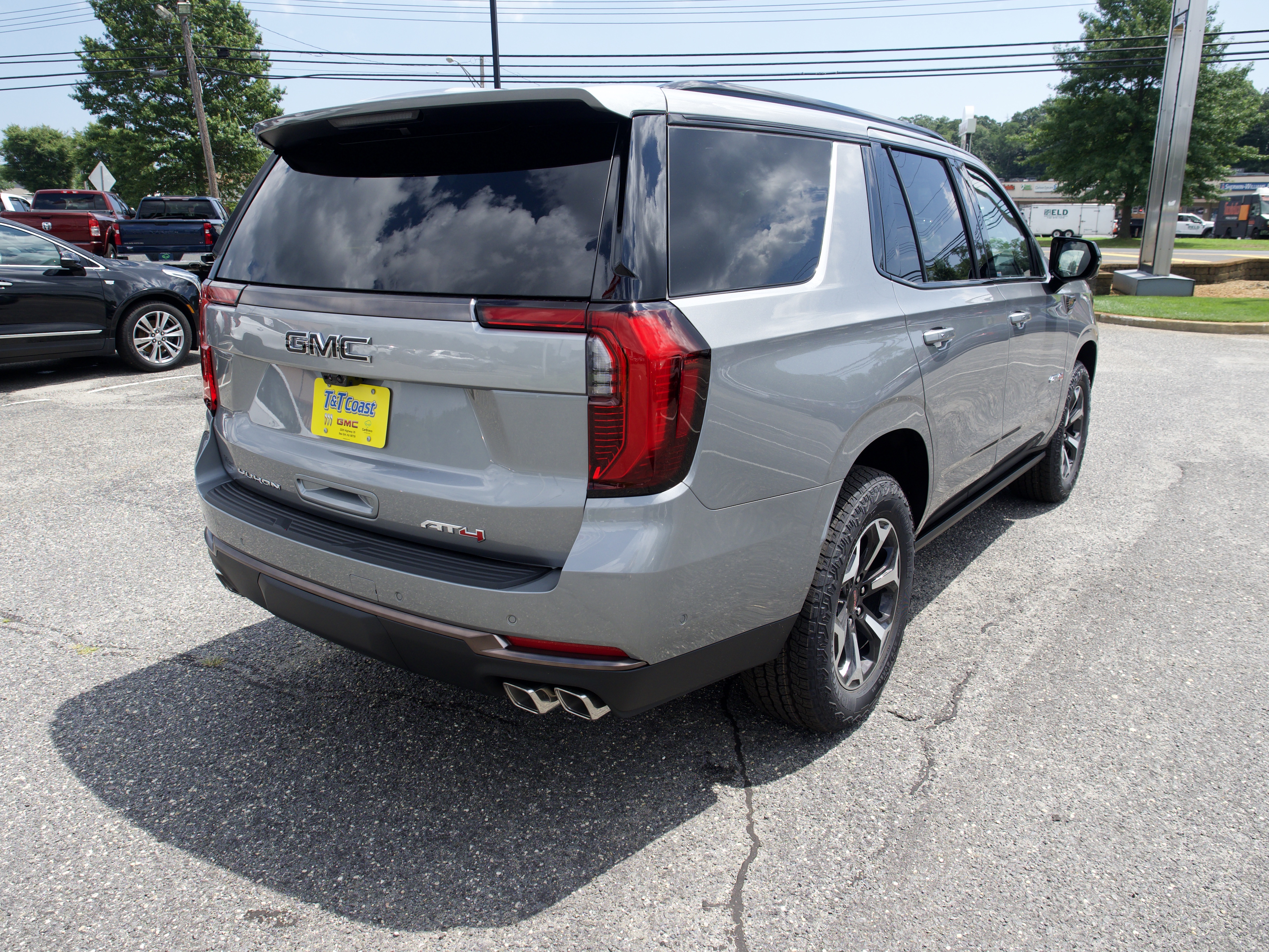 2026 GMC Yukon AT4 Ultimate - Photo 7
