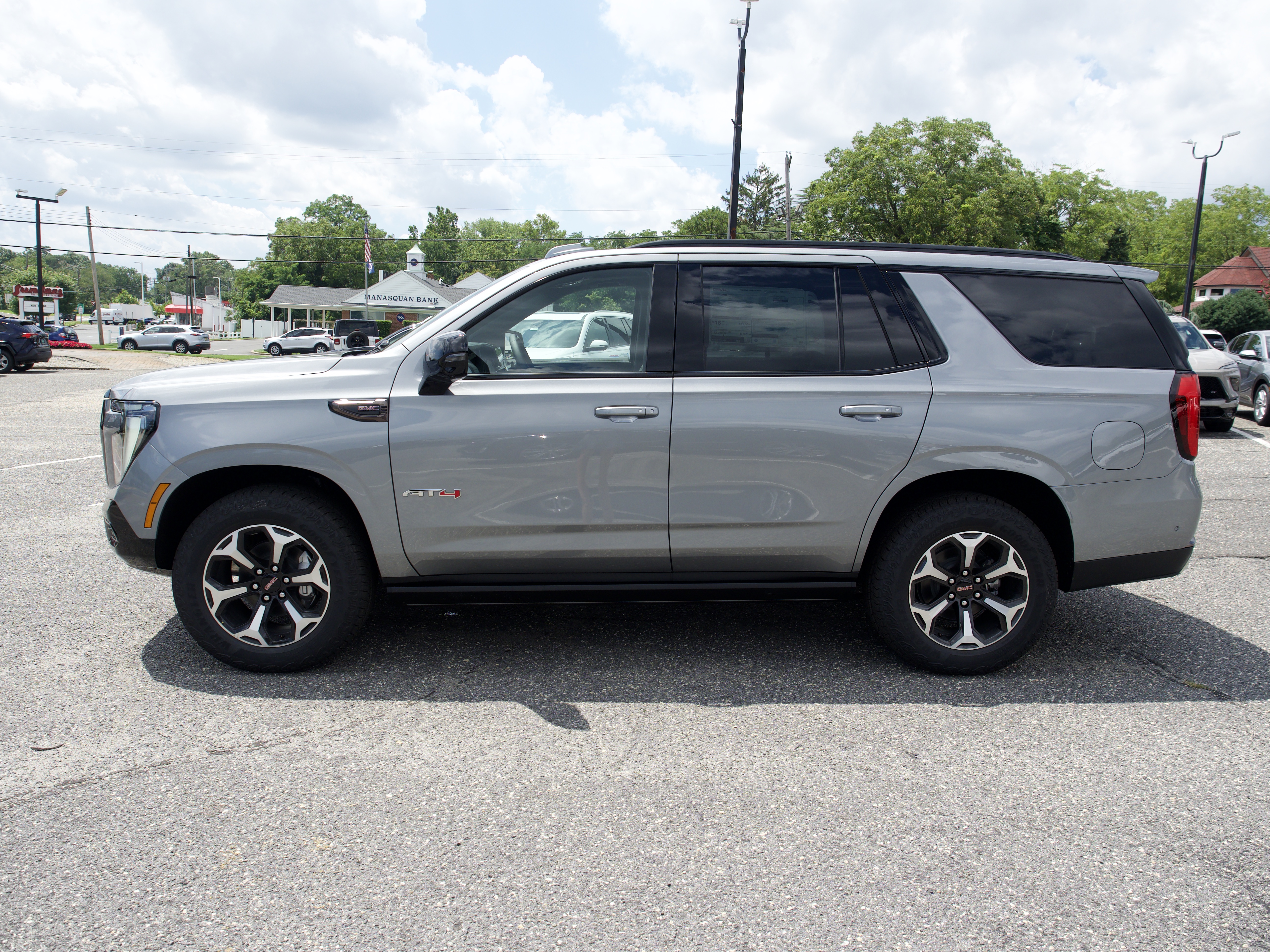 2026 GMC Yukon AT4 Ultimate - Photo 5