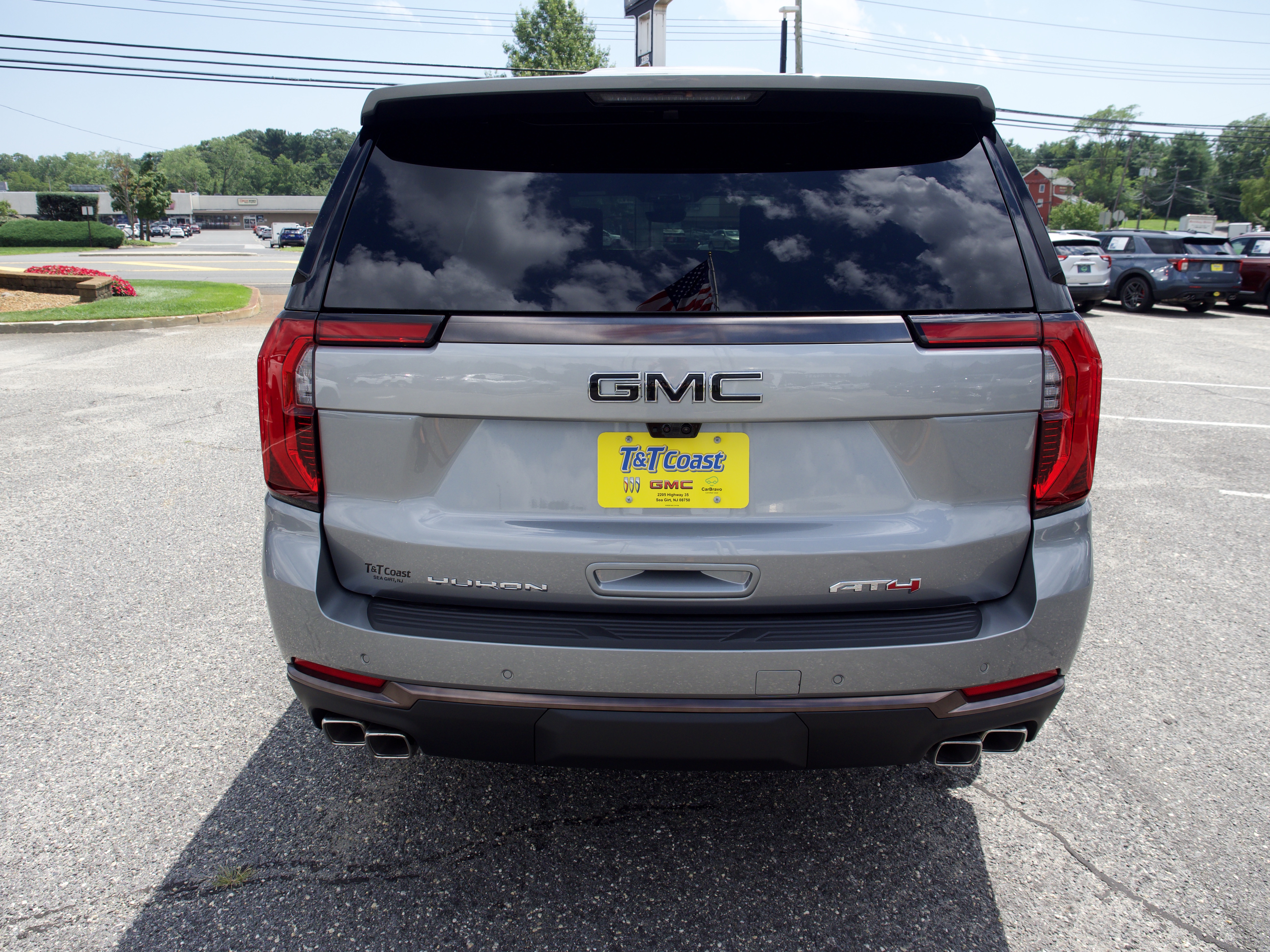 2026 GMC Yukon AT4 Ultimate - Photo 8
