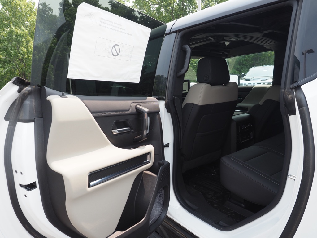 2026 GMC HUMMER EV 2X - Photo 14
