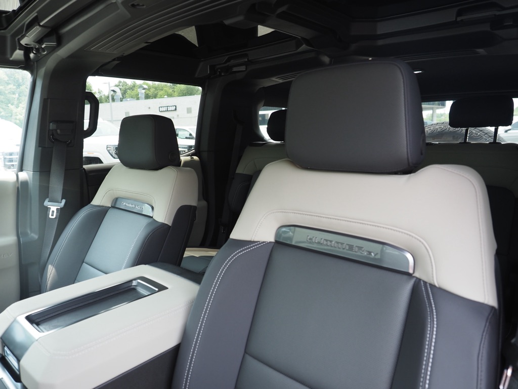 2026 GMC HUMMER EV 2X - Photo 12