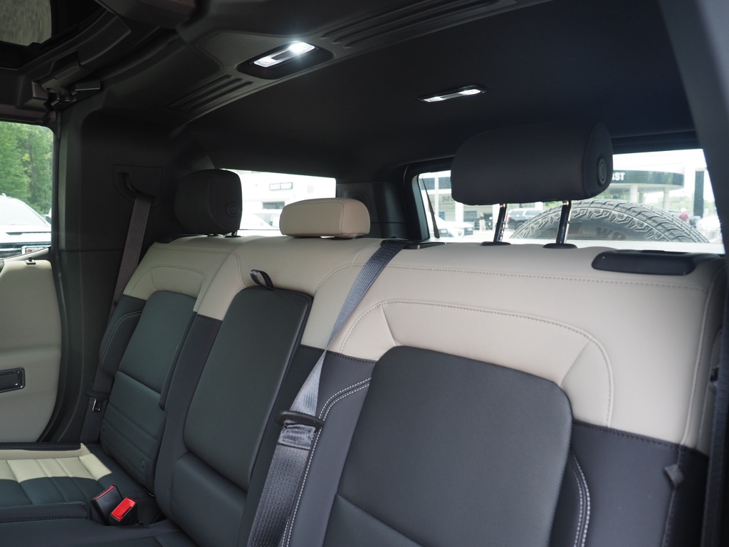 2026 GMC HUMMER EV 2X - Photo 16
