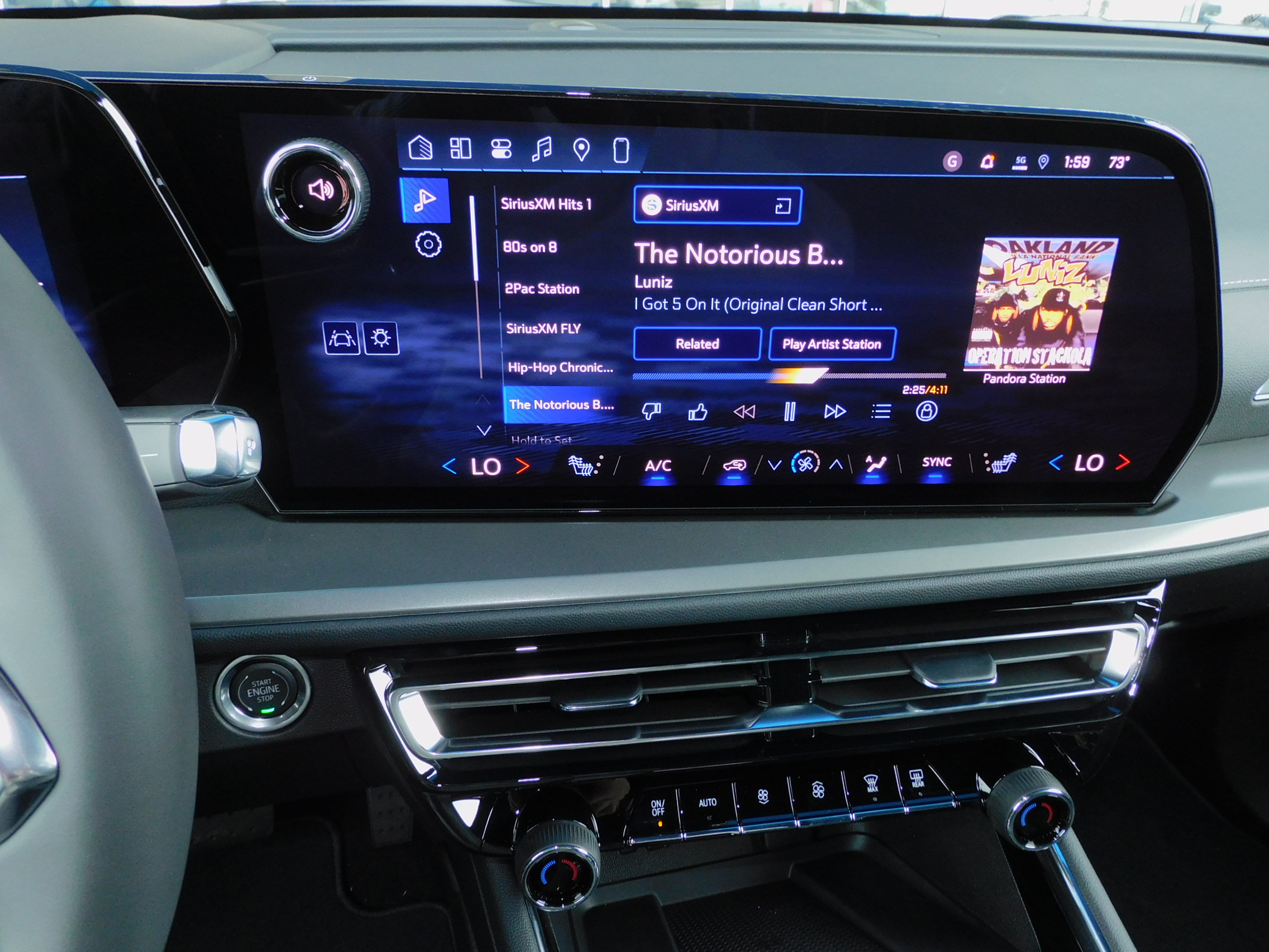 2026 Chevrolet Traverse photo 4