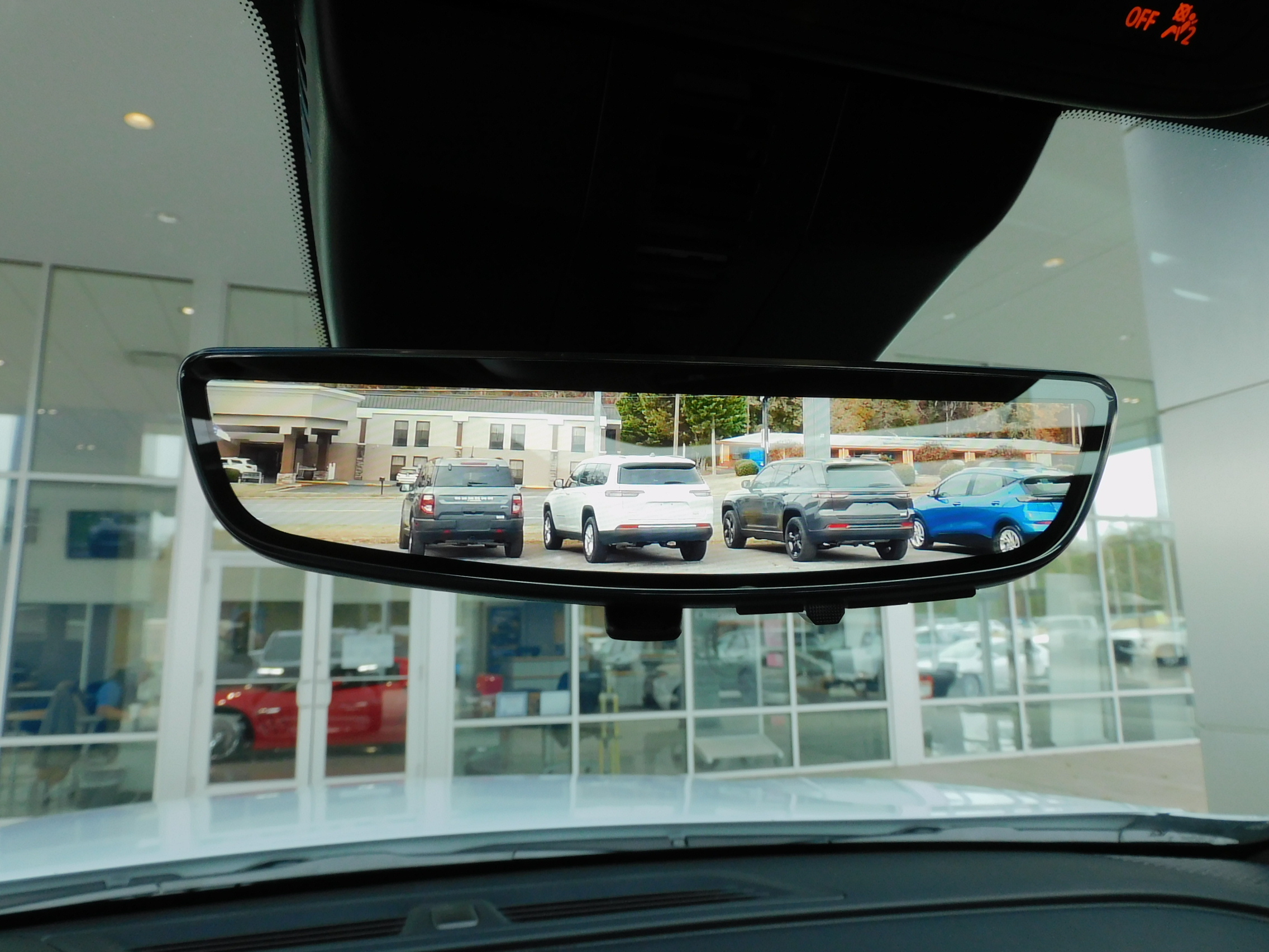 2026 Chevrolet Traverse photo 2