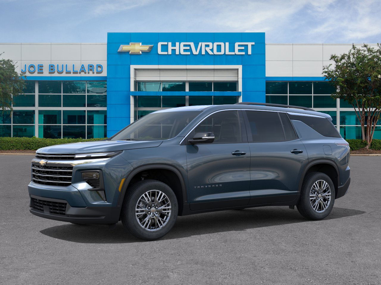 2026 Chevrolet Traverse photo 2