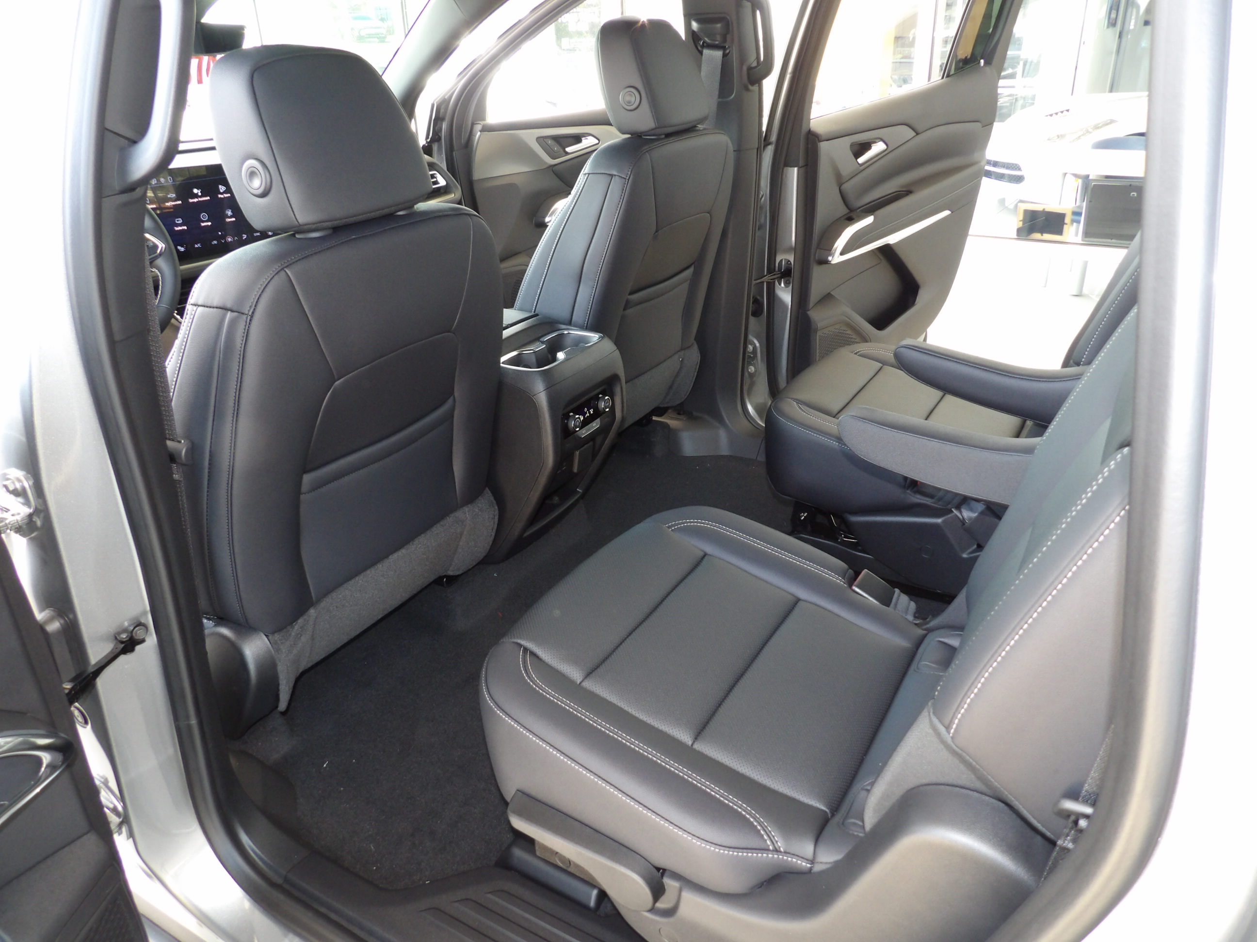 2026 Chevrolet Traverse LT - Photo 14