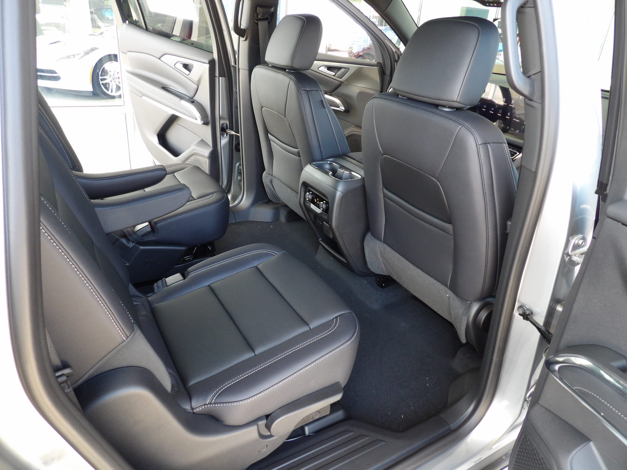 2026 Chevrolet Traverse LT - Photo 17
