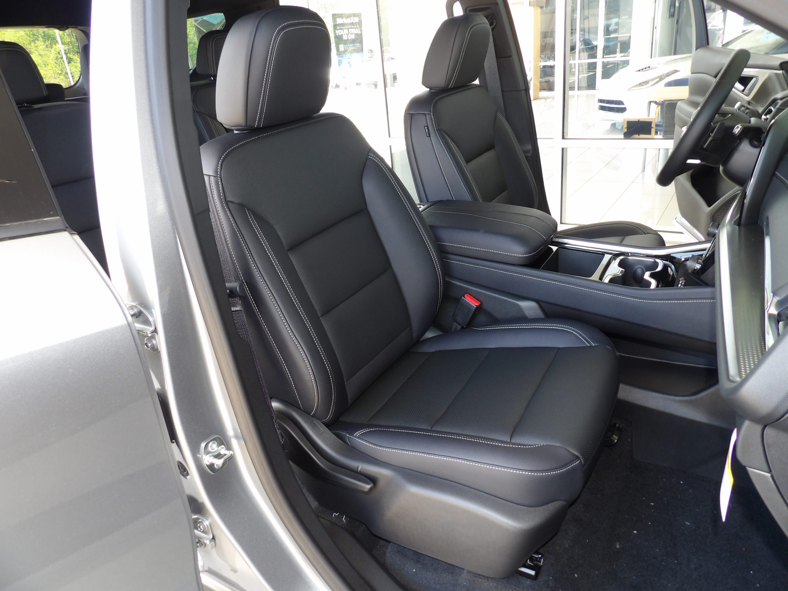 2026 Chevrolet Traverse LT - Photo 19