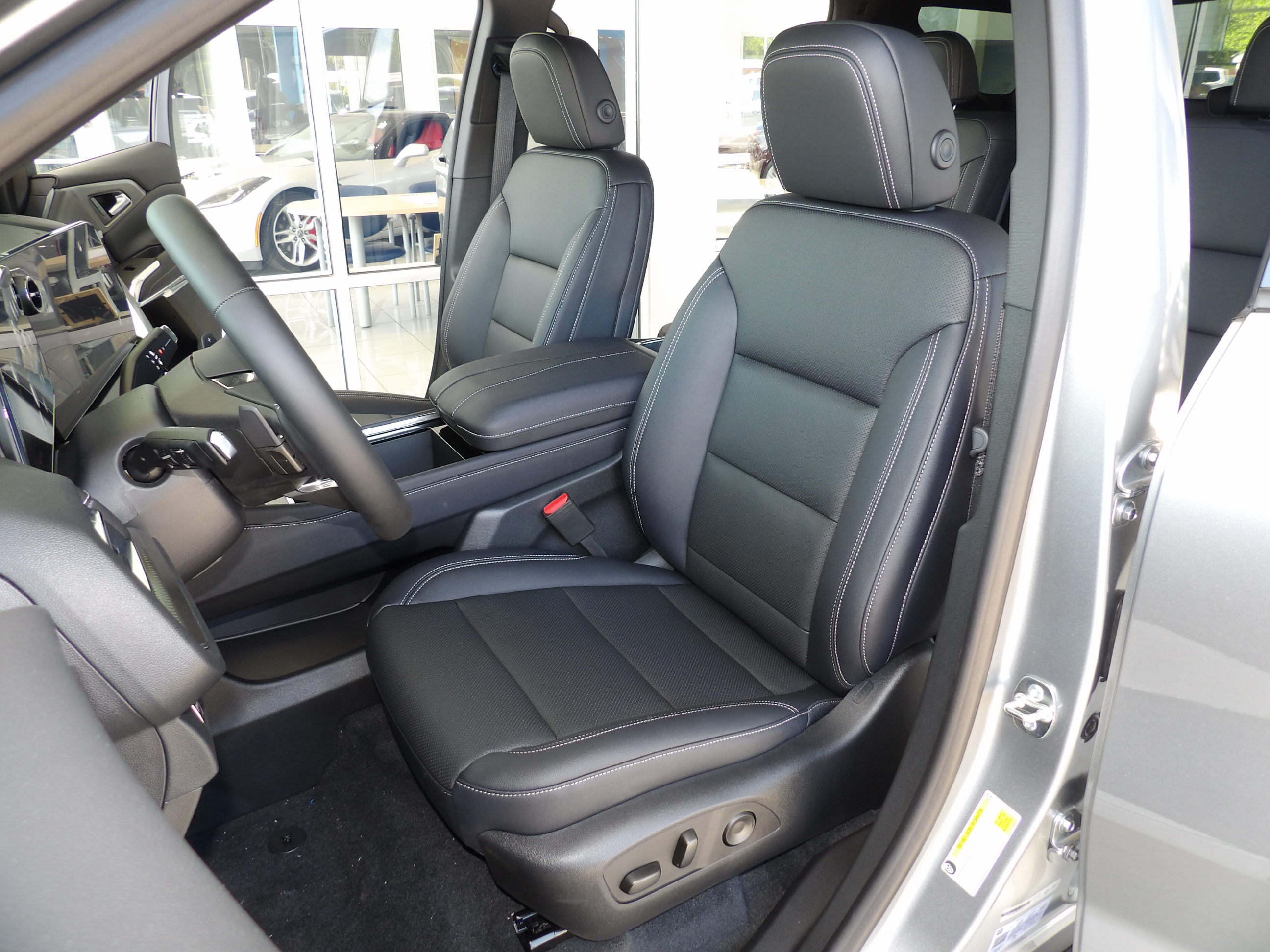2026 Chevrolet Traverse LT - Photo 13