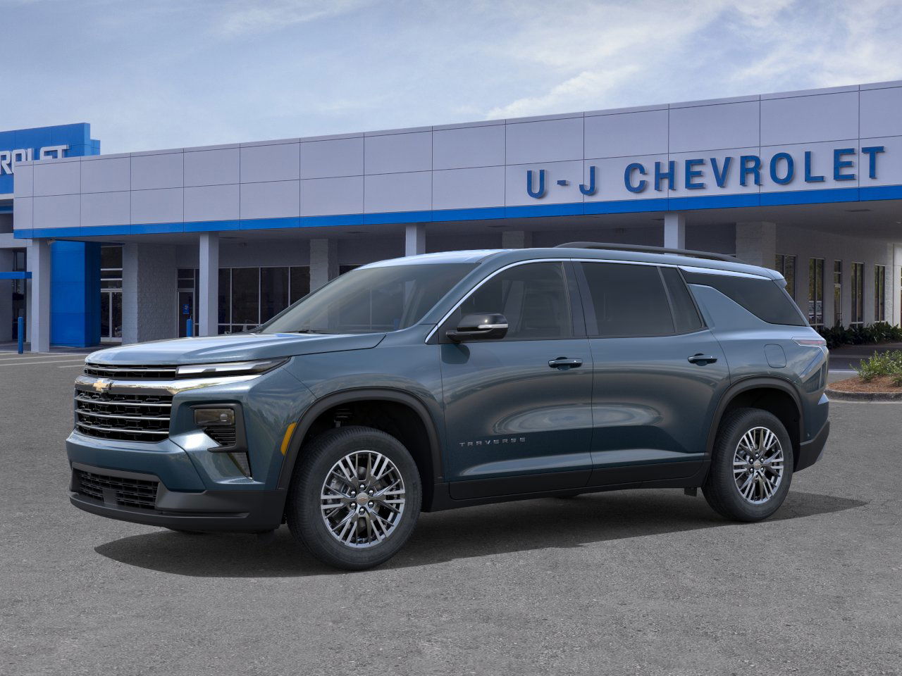 2026 Chevrolet Traverse photo 2