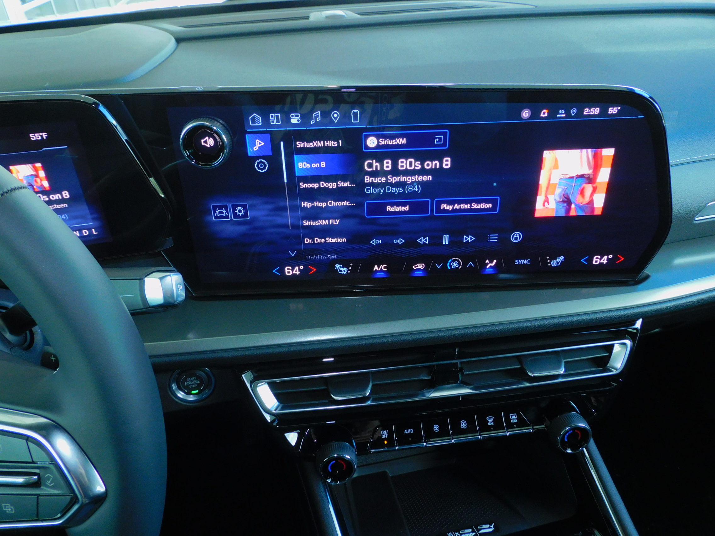 2026 Chevrolet Traverse photo 2