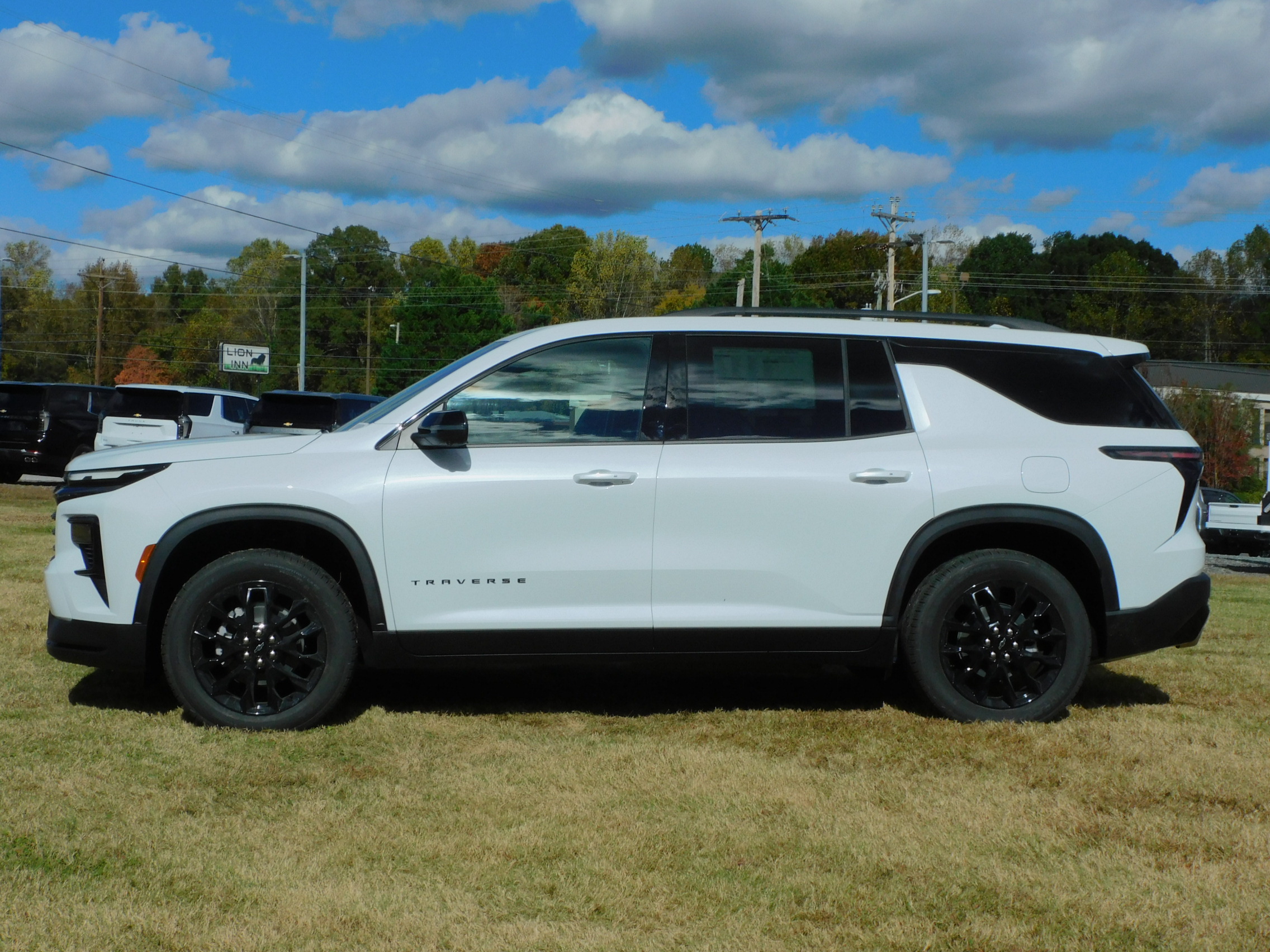 2026 Chevrolet Traverse photo 3