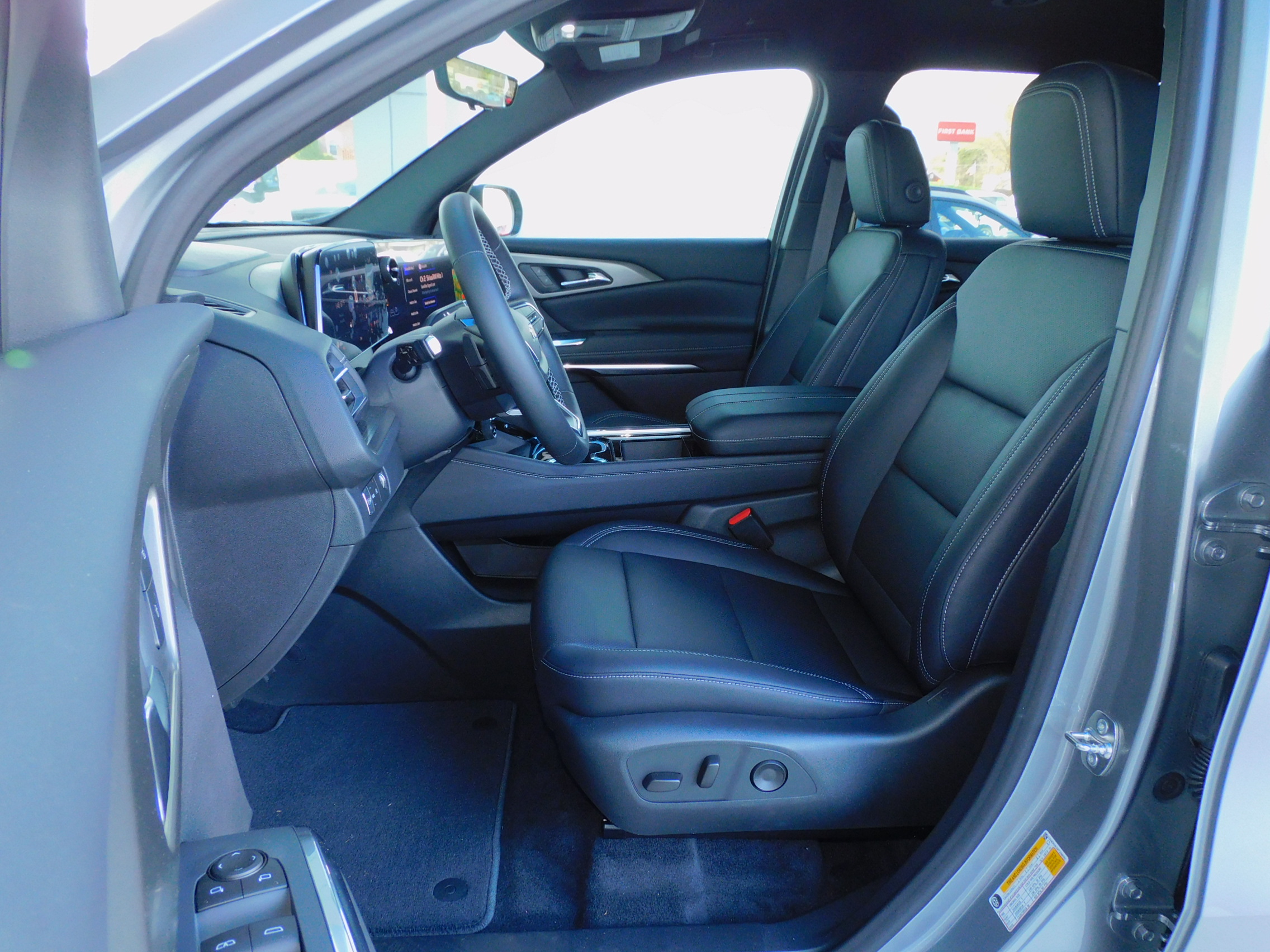 2026 Chevrolet Traverse LT - Photo 15