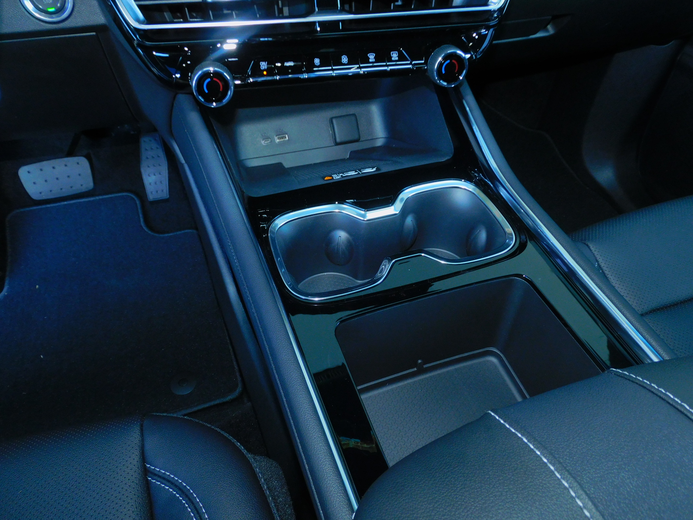 2026 Chevrolet Traverse LT - Photo 21
