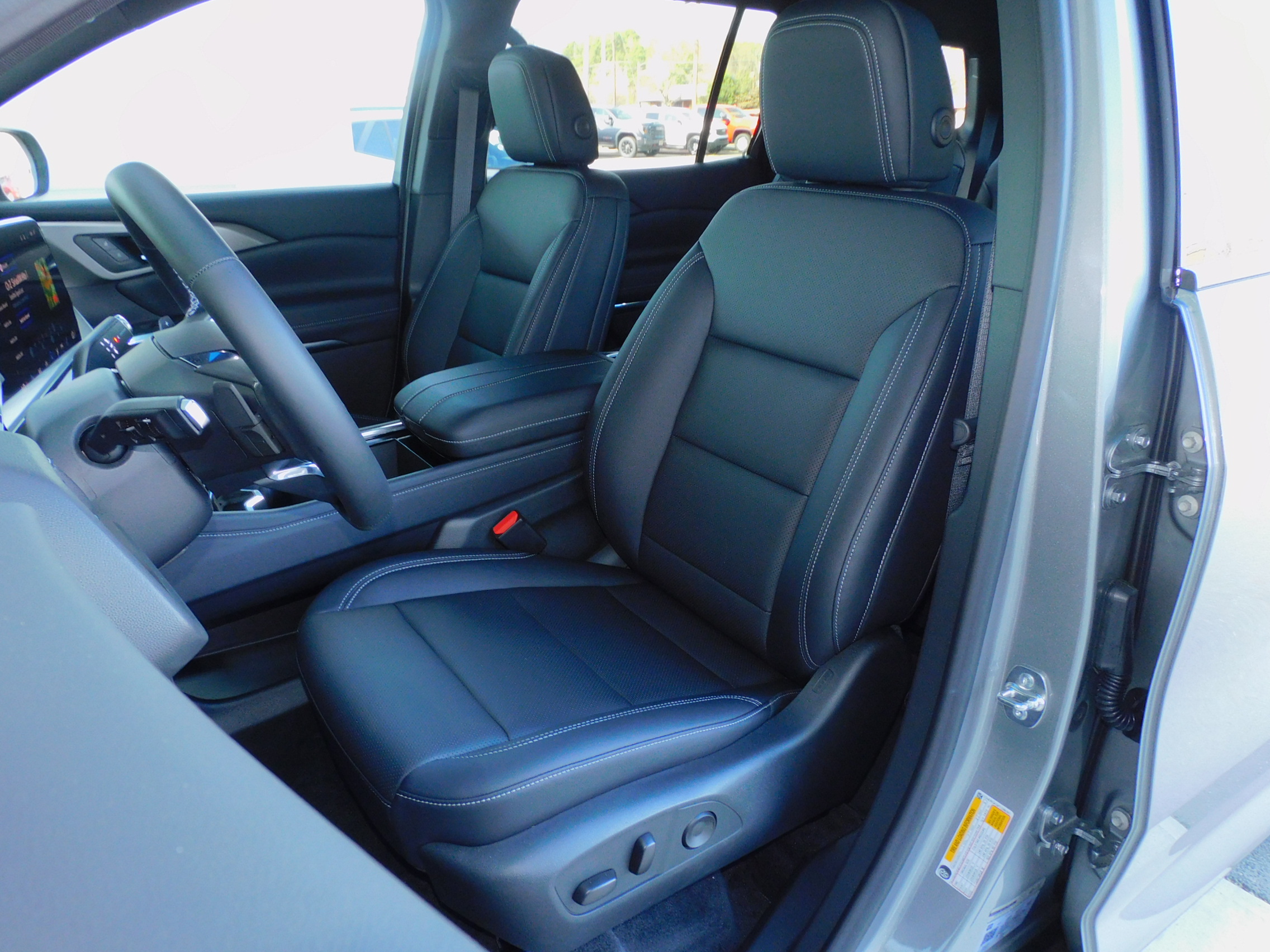 2026 Chevrolet Traverse LT - Photo 16