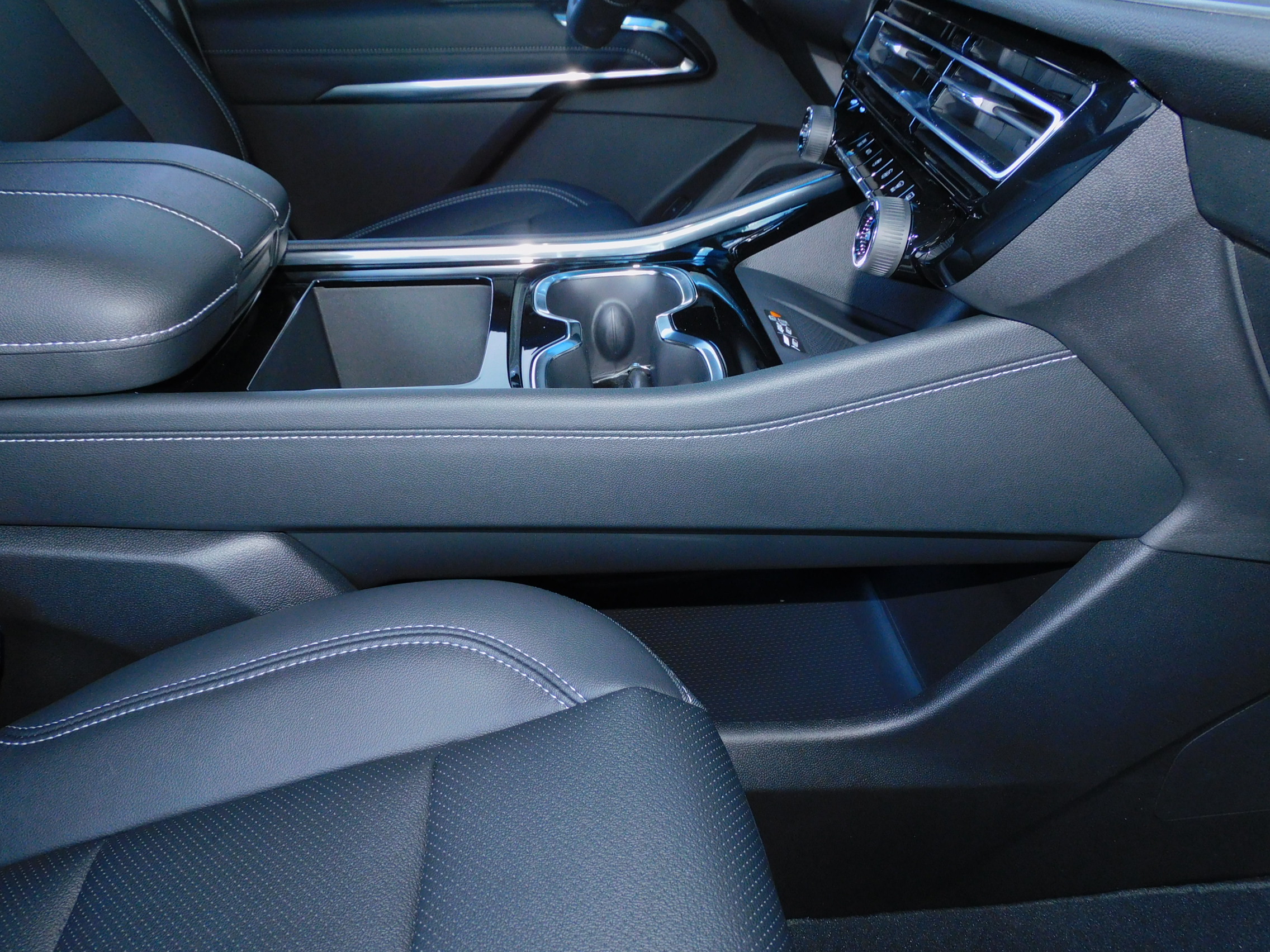 2026 Chevrolet Traverse LT - Photo 22