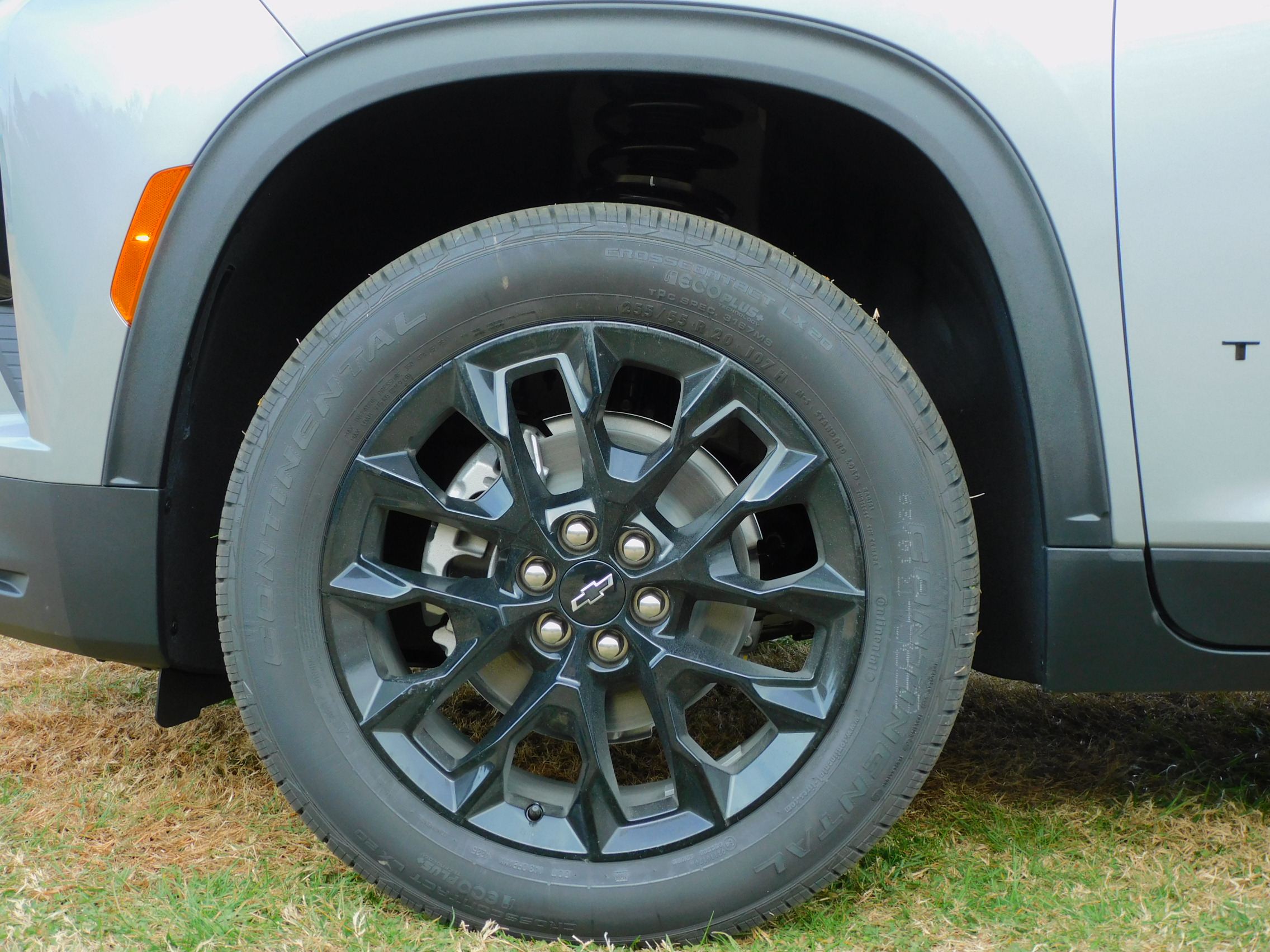 2026 Chevrolet Traverse photo 2