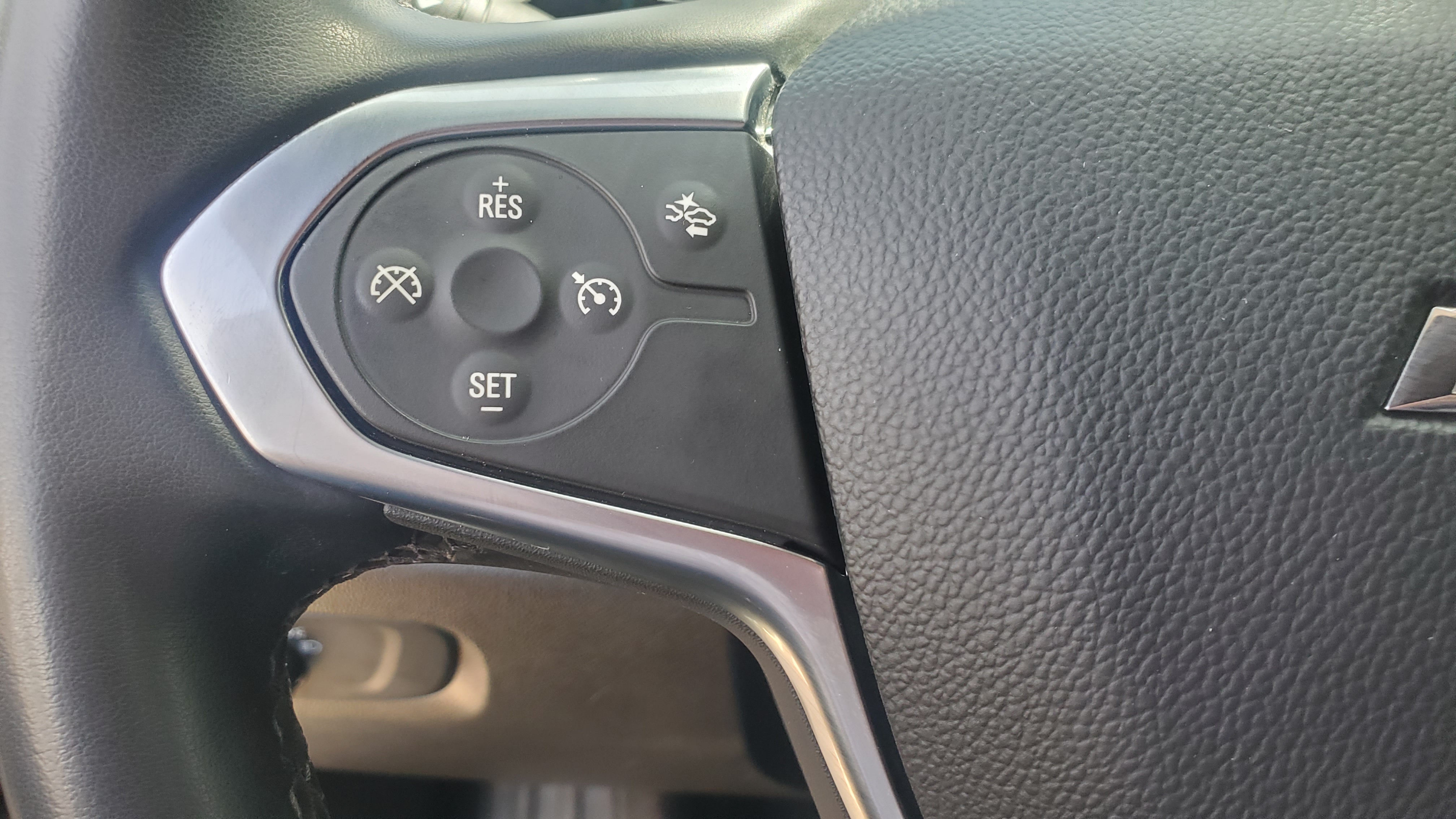 2023 Chevrolet Traverse 1LT - Photo 10