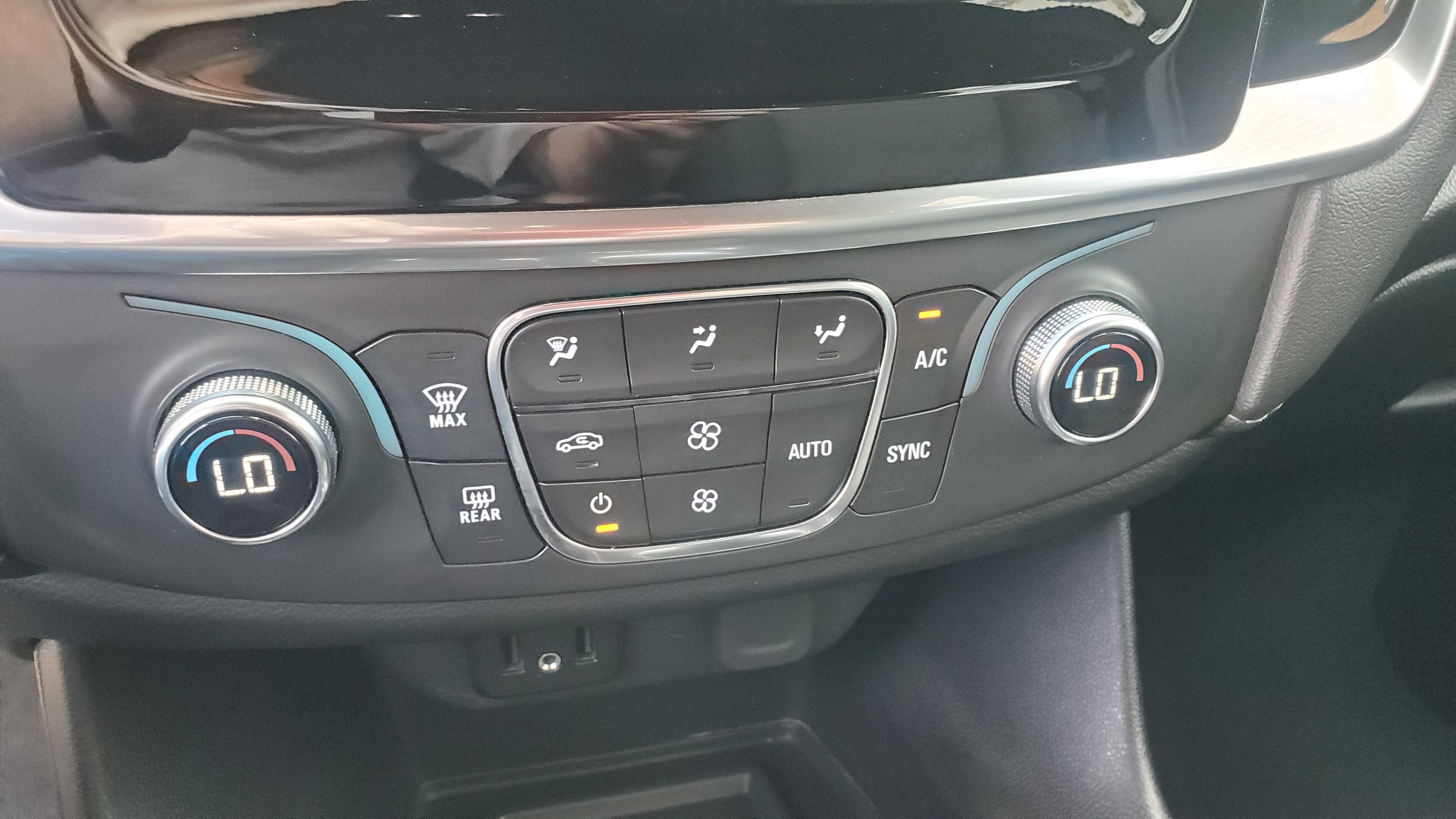 2023 Chevrolet Traverse 1LT - Photo 13