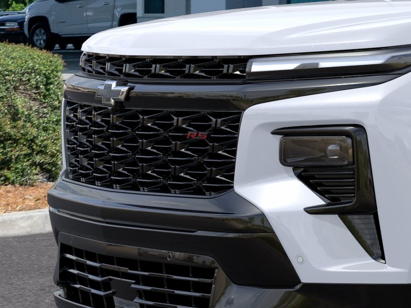 New 2027 Polar White Tricoat Chevrolet RS image 39