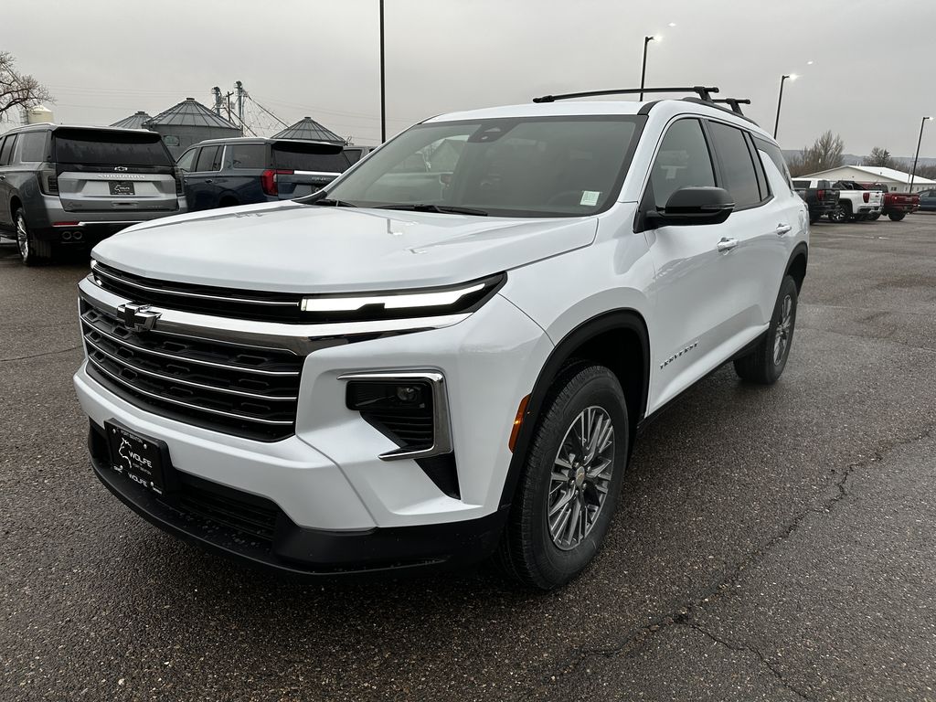 2026 Chevrolet Traverse photo 3
