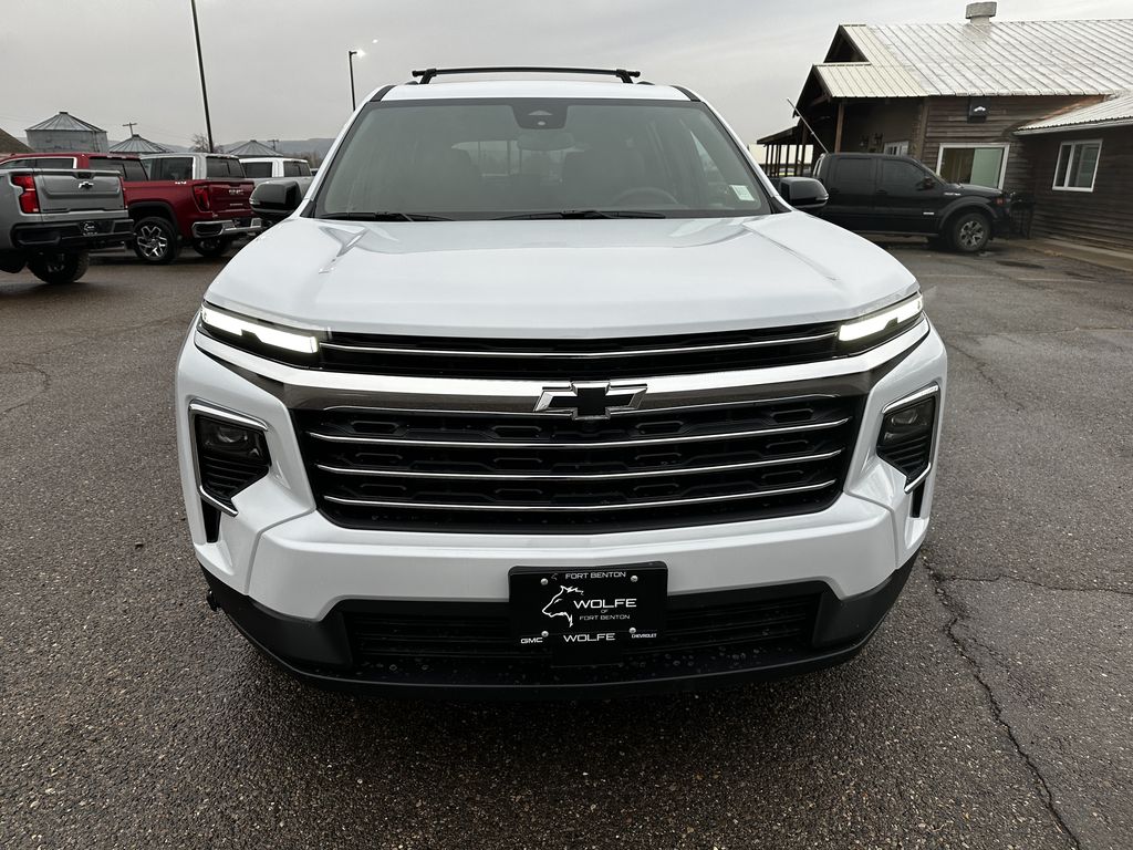 2026 Chevrolet Traverse photo 2