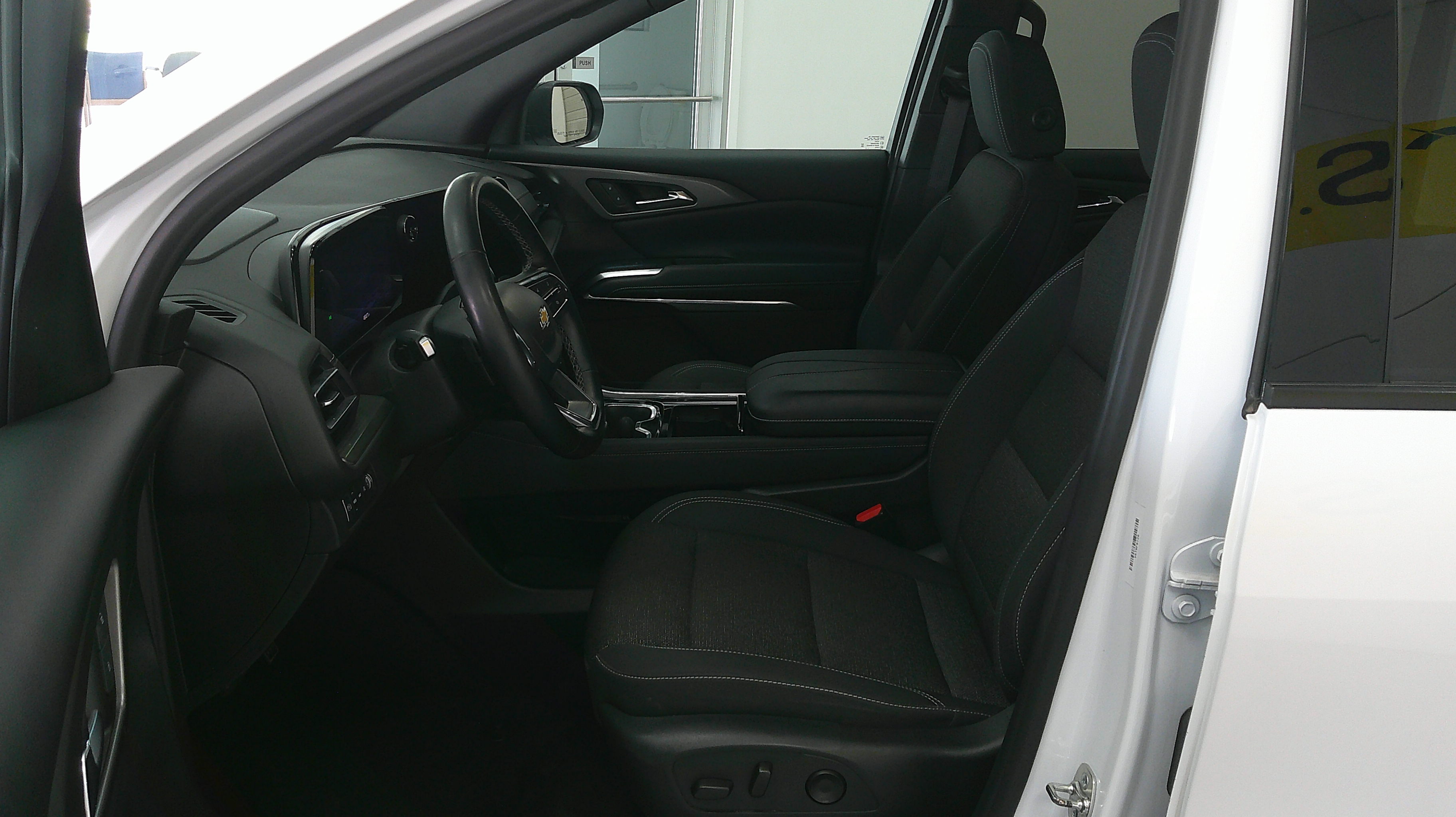 2024 Chevrolet Traverse 2LT - Photo 12