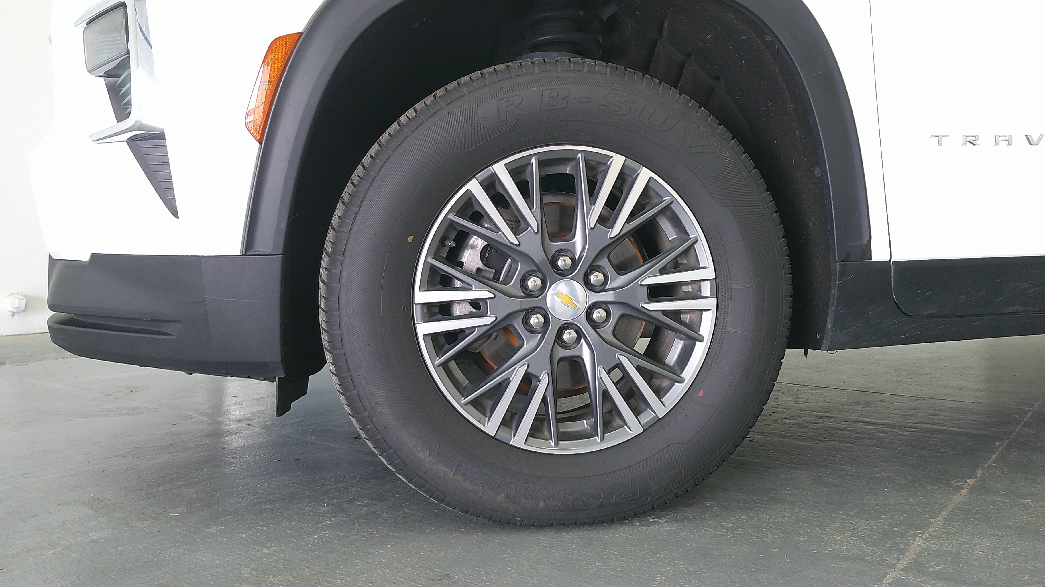 2024 Chevrolet Traverse 2LT - Photo 11