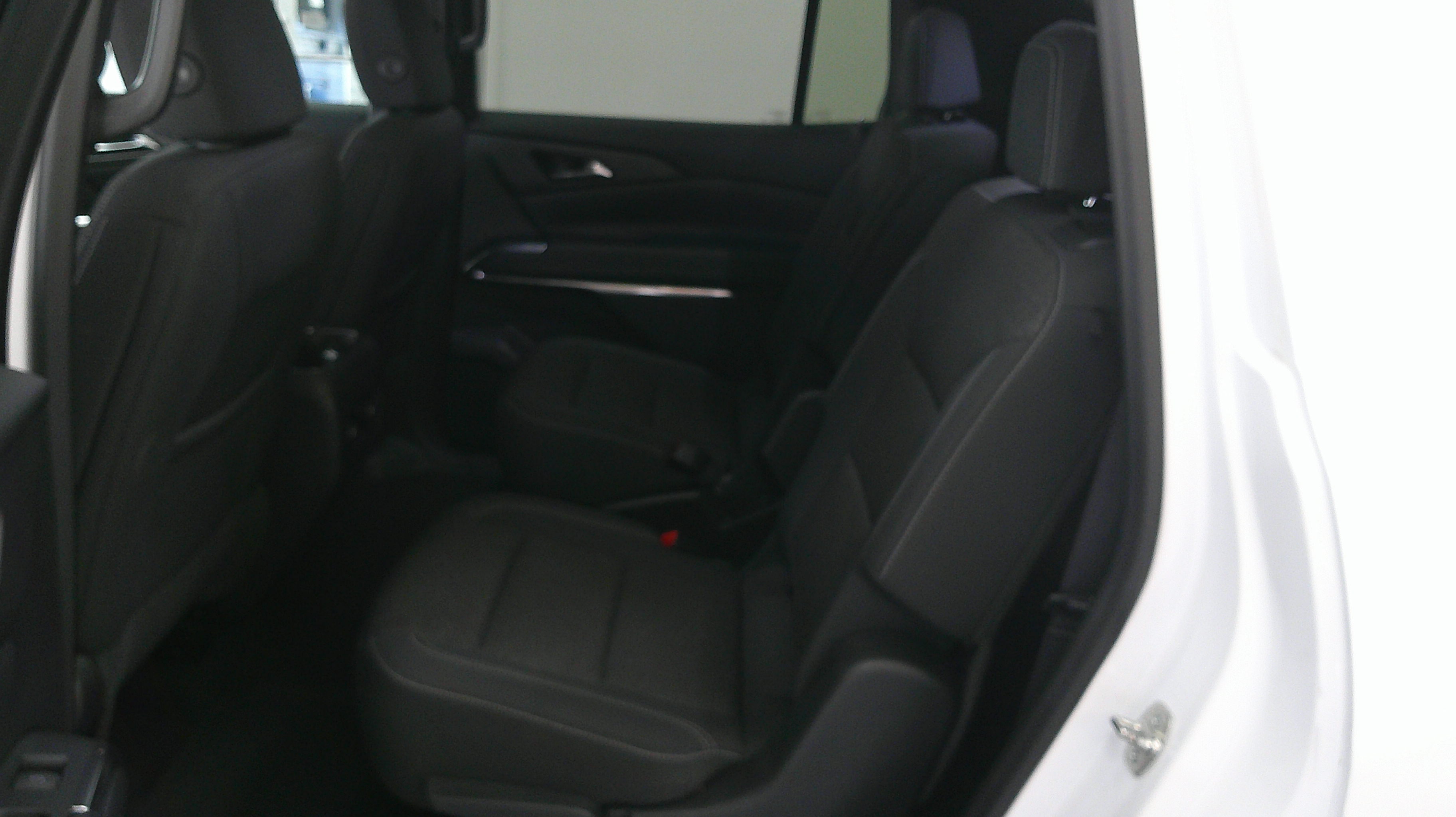 2024 Chevrolet Traverse 2LT - Photo 14