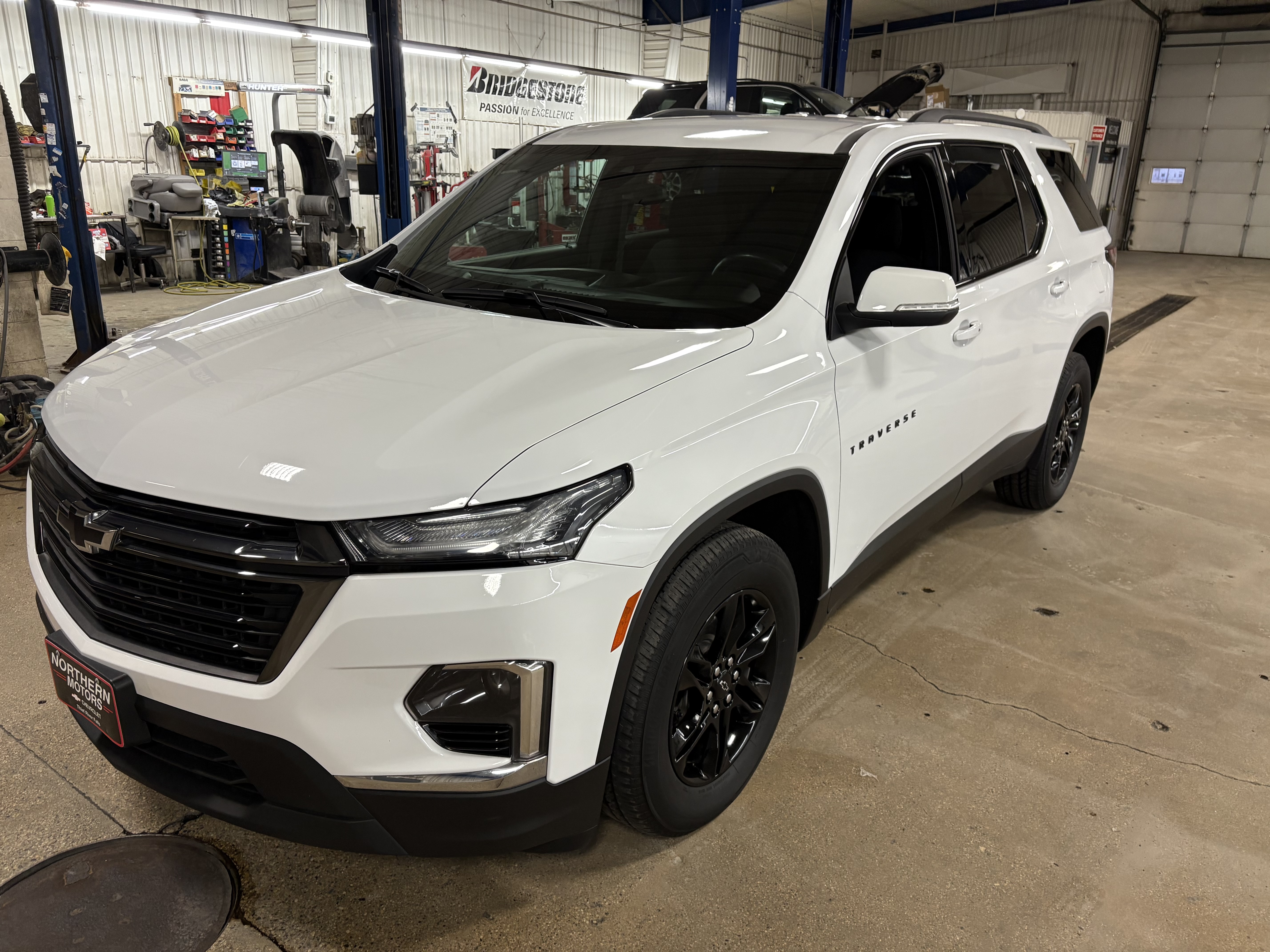 Used 2022 Chevrolet Traverse 1LT with VIN 1GNEVGKW6NJ137132 for sale in Thief River Falls, Minnesota